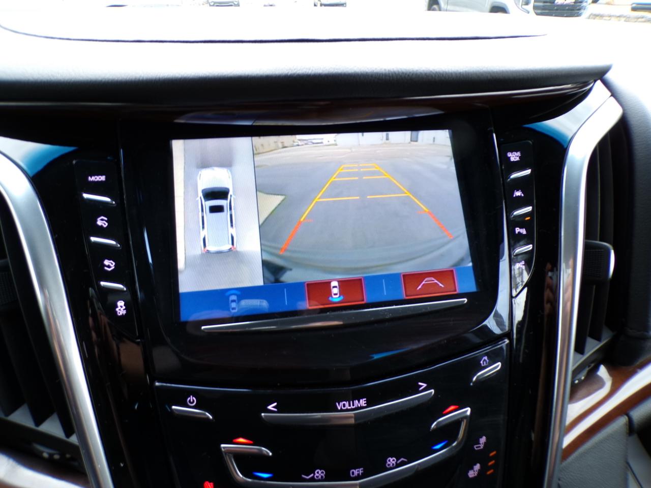 Cadillac Escalade ESV 4WD 4dr Luxury 2019