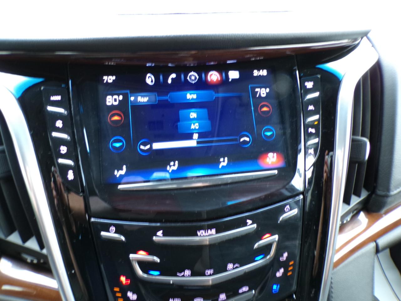 Cadillac Escalade ESV 4WD 4dr Luxury 2019