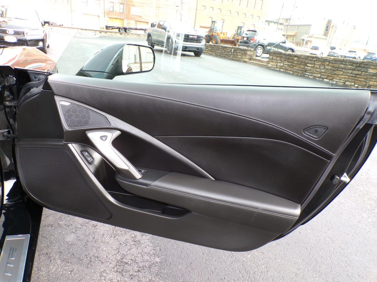 Chevrolet Corvette 2dr Stingray Cpe w/1LT 2019