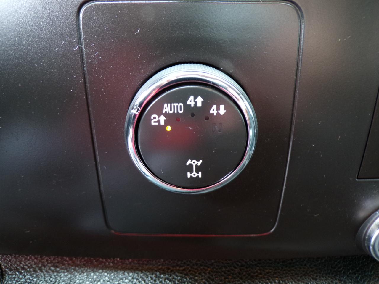 Chevrolet Silverado 1500 4WD Crew Cab 143.5" LT 2012