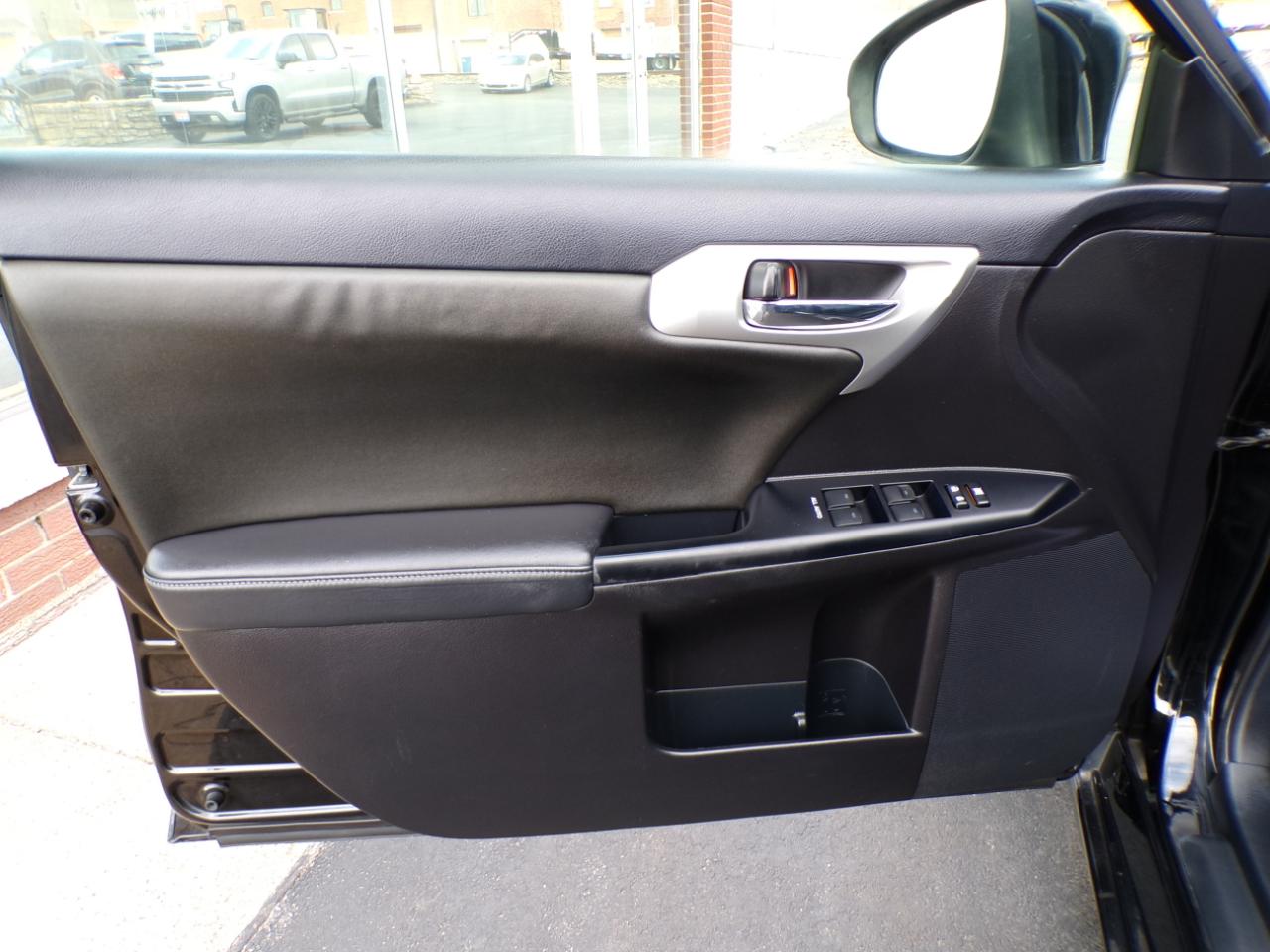 Lexus CT 200h FWD 4dr Hybrid 2012