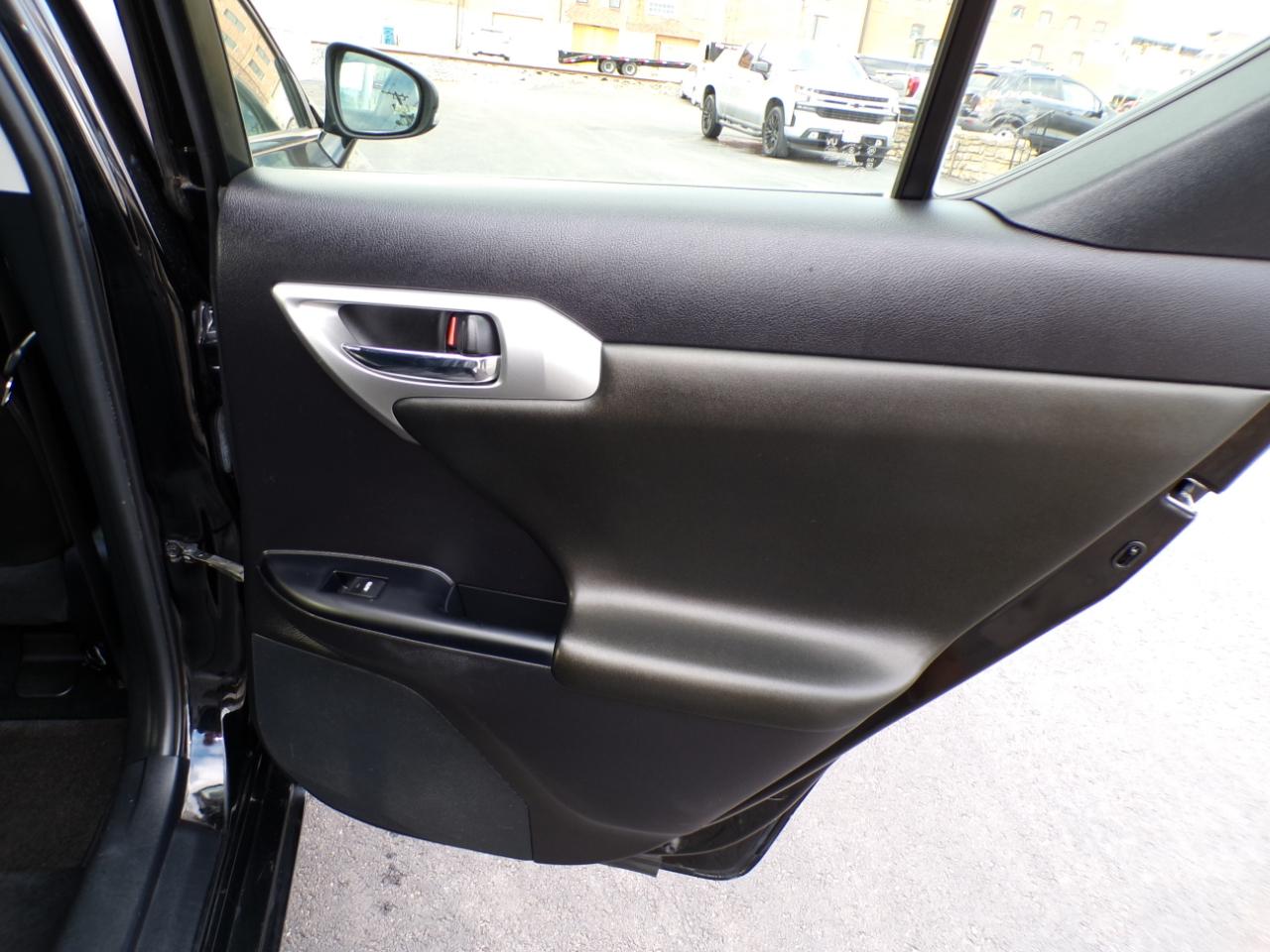 Lexus CT 200h FWD 4dr Hybrid 2012