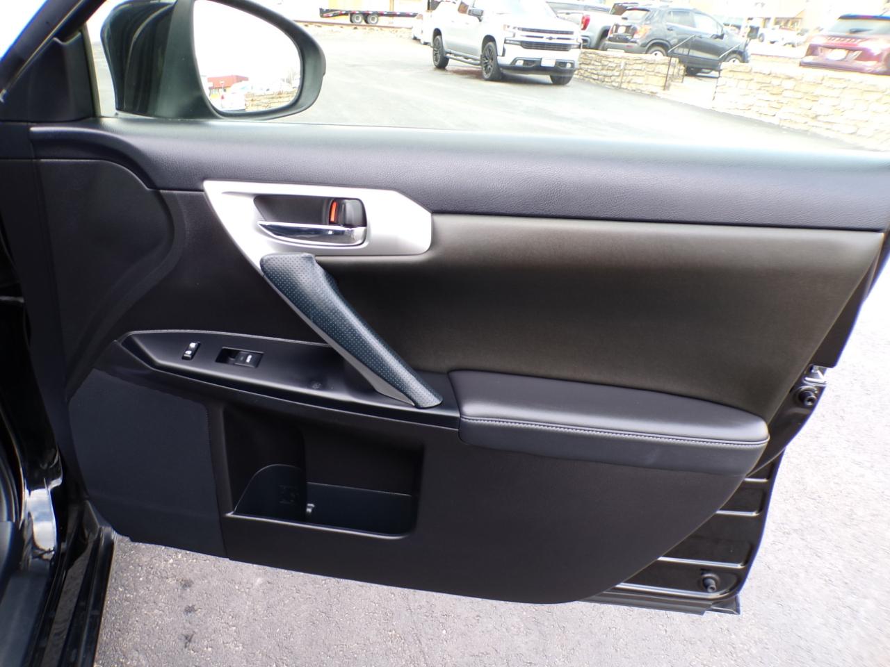 Lexus CT 200h FWD 4dr Hybrid 2012