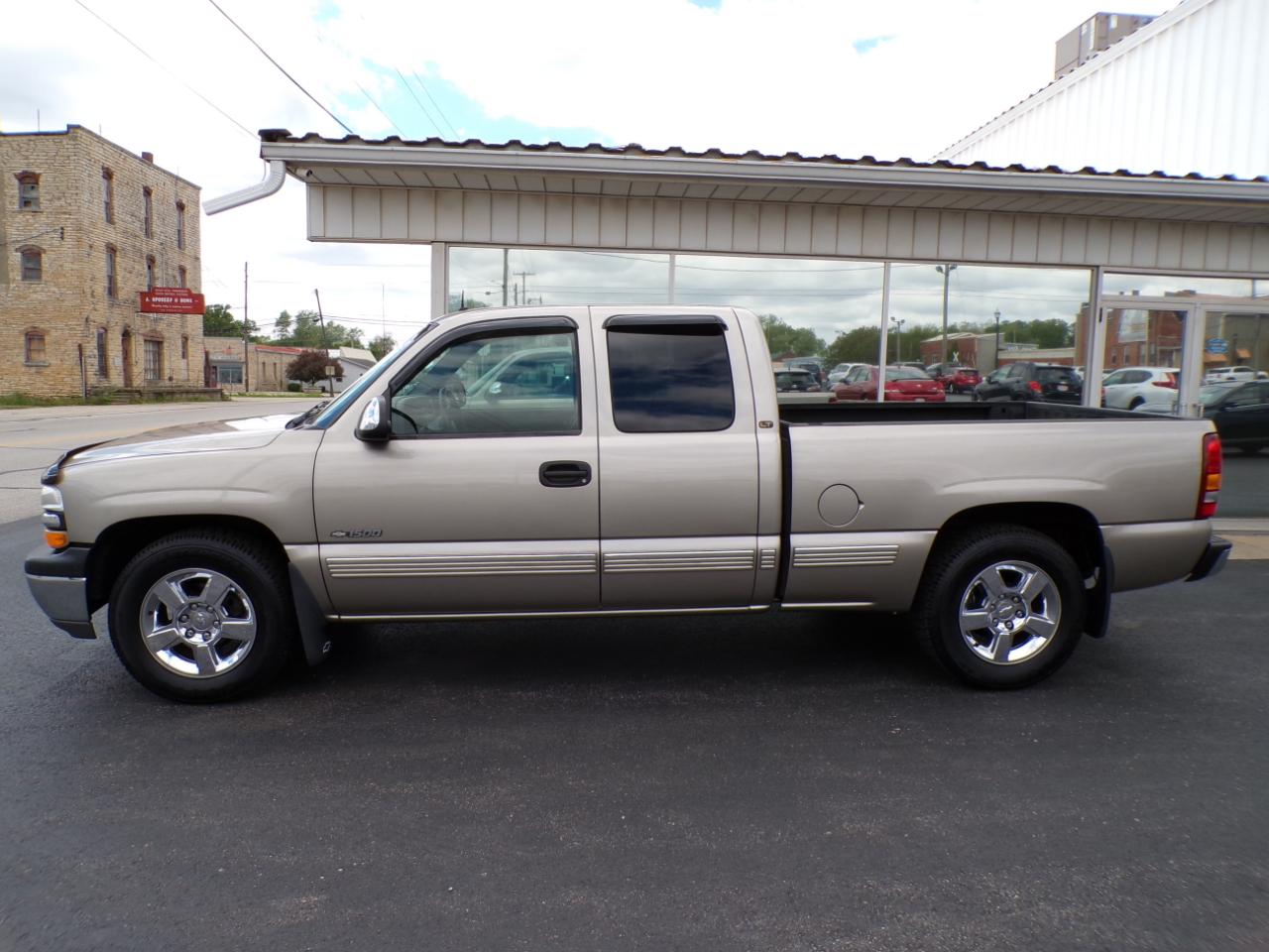 Chevrolet Silverado 1500 Ext Cab 143.5" WB LT 2002