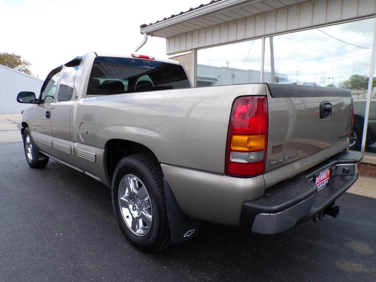 Chevrolet Silverado 1500 Ext Cab 143.5" WB LT 2002