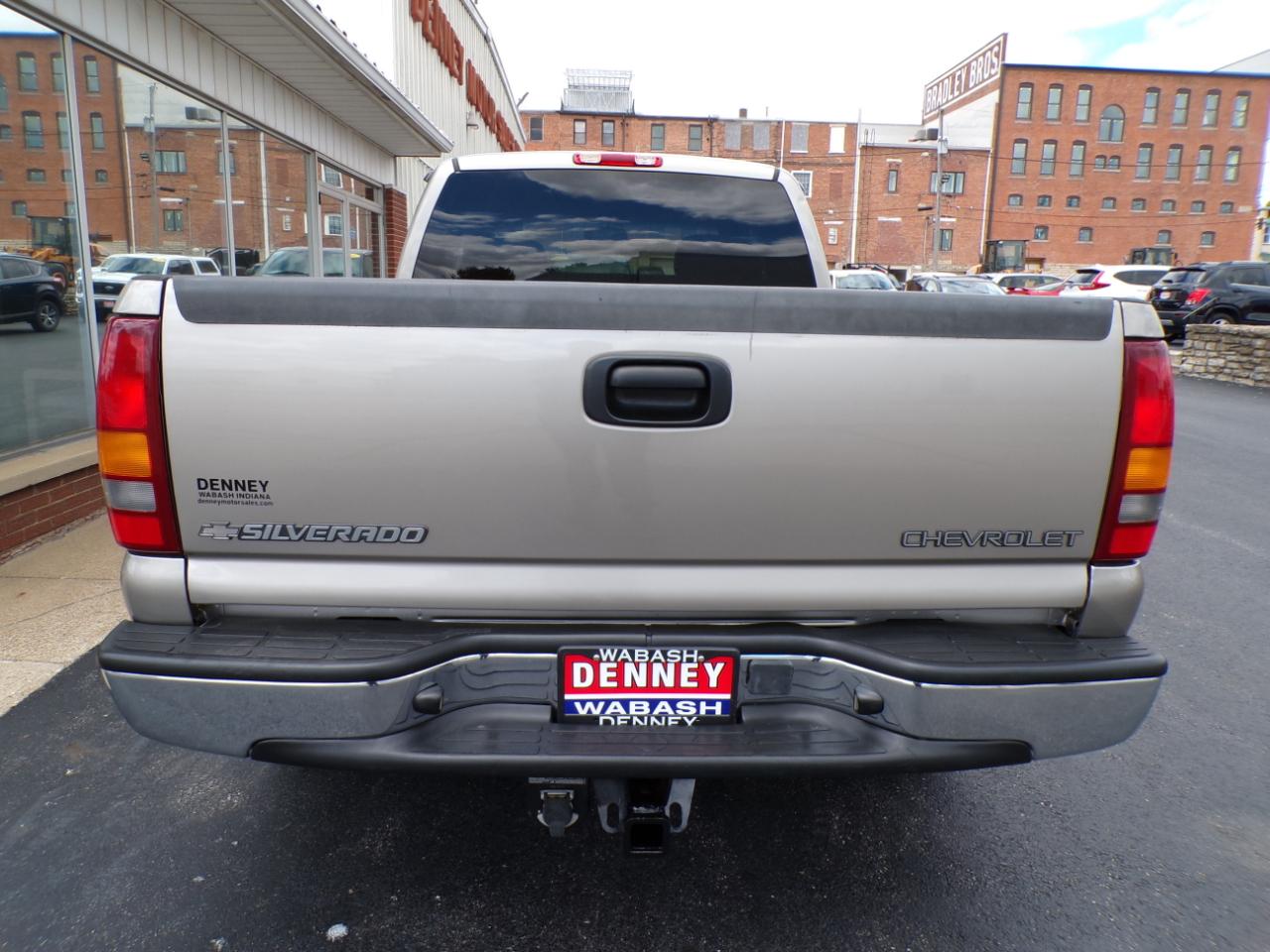 Chevrolet Silverado 1500 Ext Cab 143.5" WB LT 2002