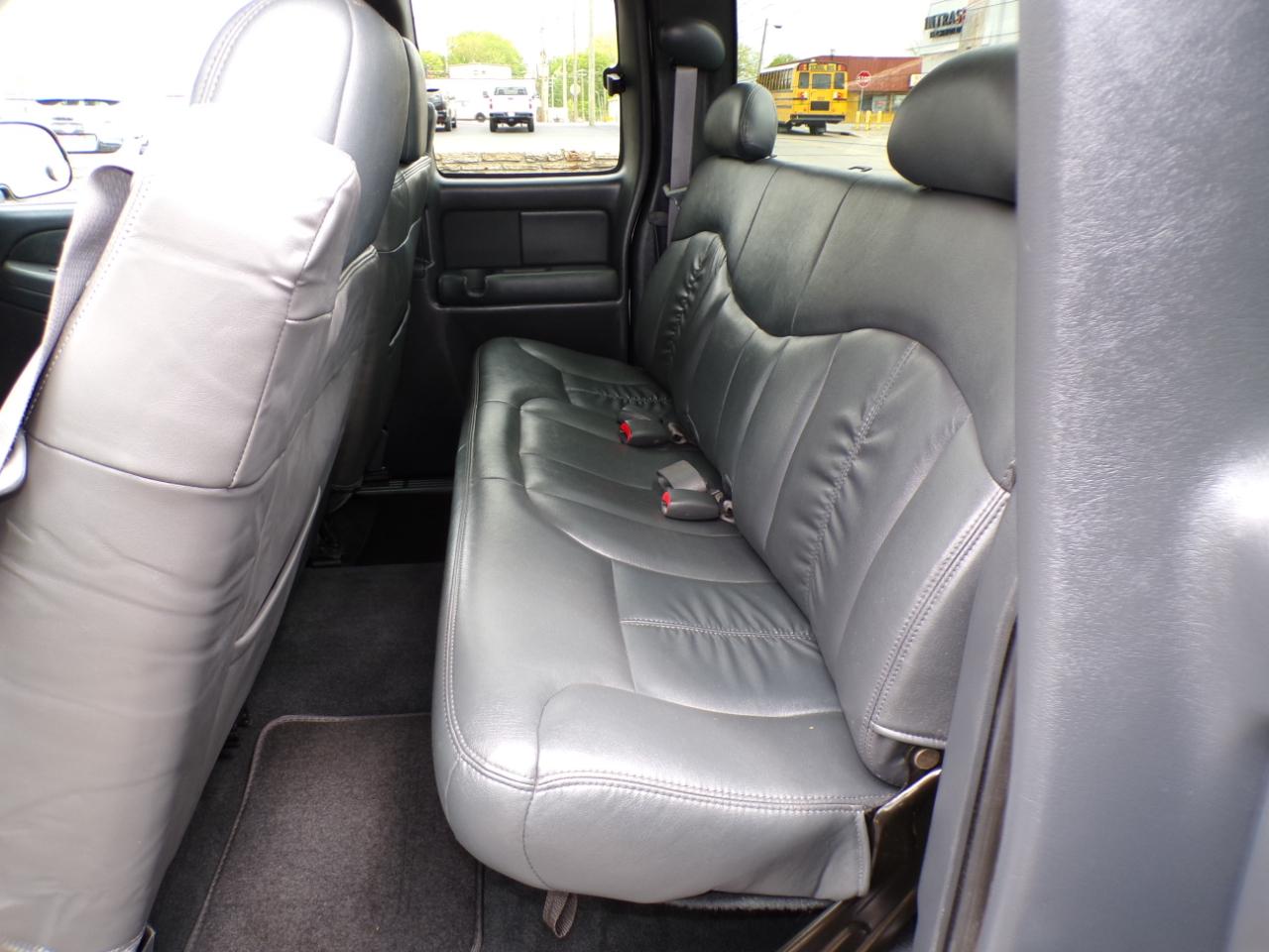 Chevrolet Silverado 1500 Ext Cab 143.5" WB LT 2002