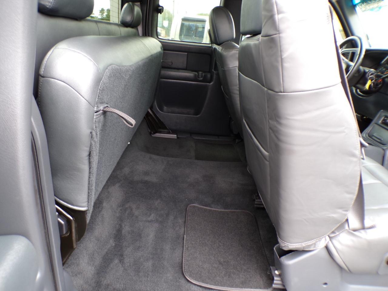 Chevrolet Silverado 1500 Ext Cab 143.5" WB LT 2002