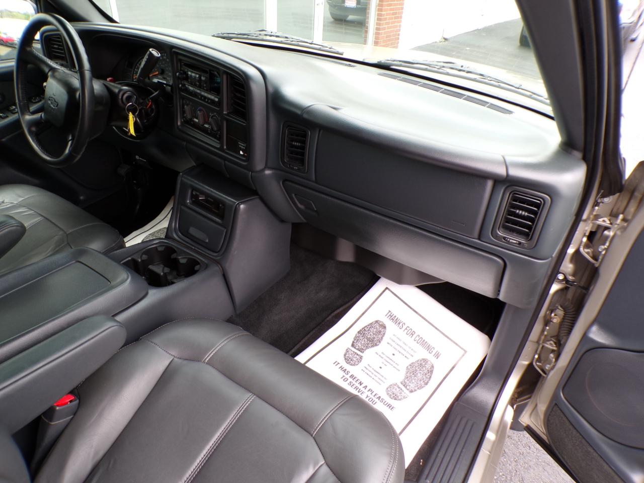 Chevrolet Silverado 1500 Ext Cab 143.5" WB LT 2002