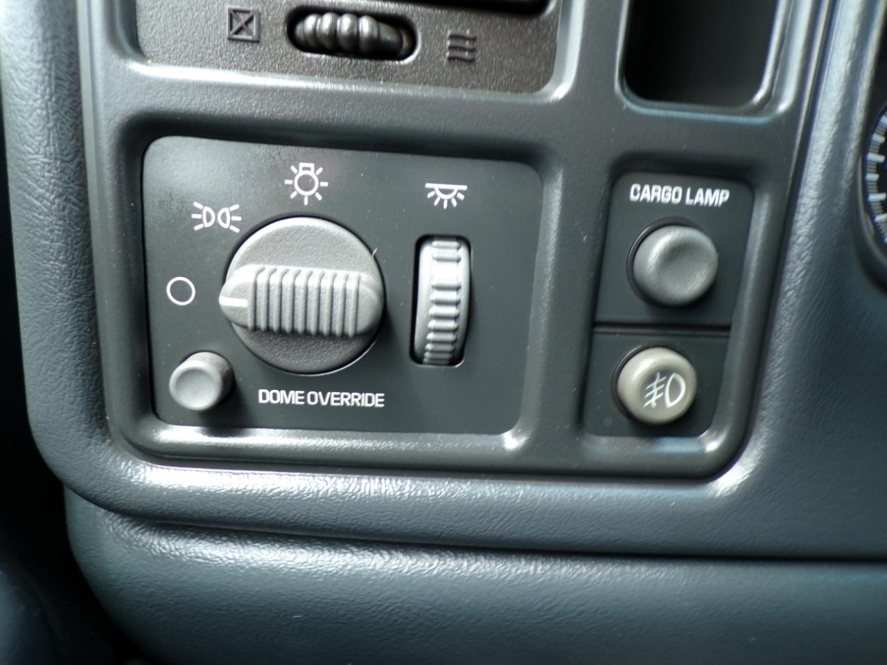 Chevrolet Silverado 1500 Ext Cab 143.5" WB LT 2002