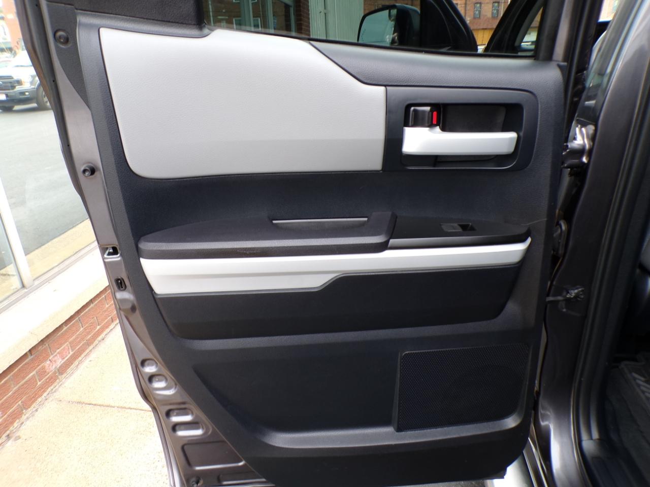 Toyota Tundra 4WD Truck Double Cab 5.7L FFV V8 6-Spd AT LTD (Natl) 2015
