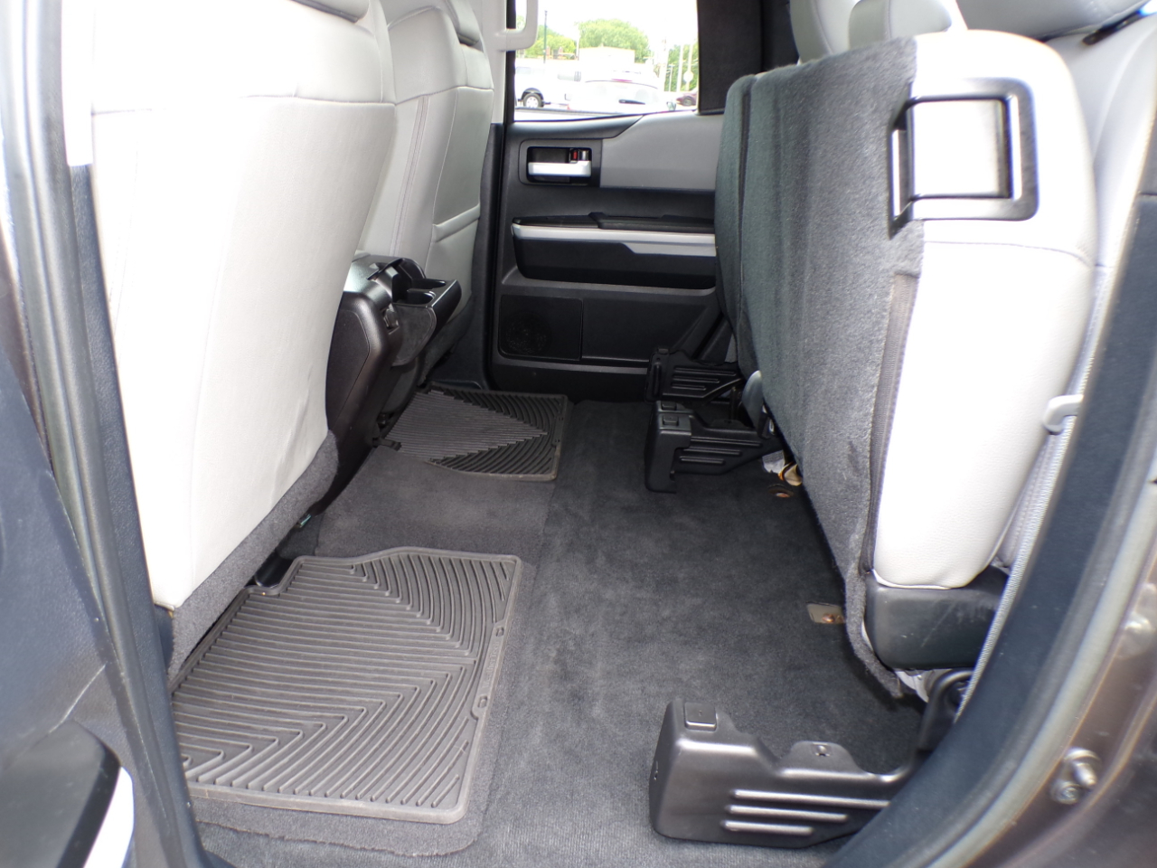 Toyota Tundra 4WD Truck Double Cab 5.7L FFV V8 6-Spd AT LTD (Natl) 2015