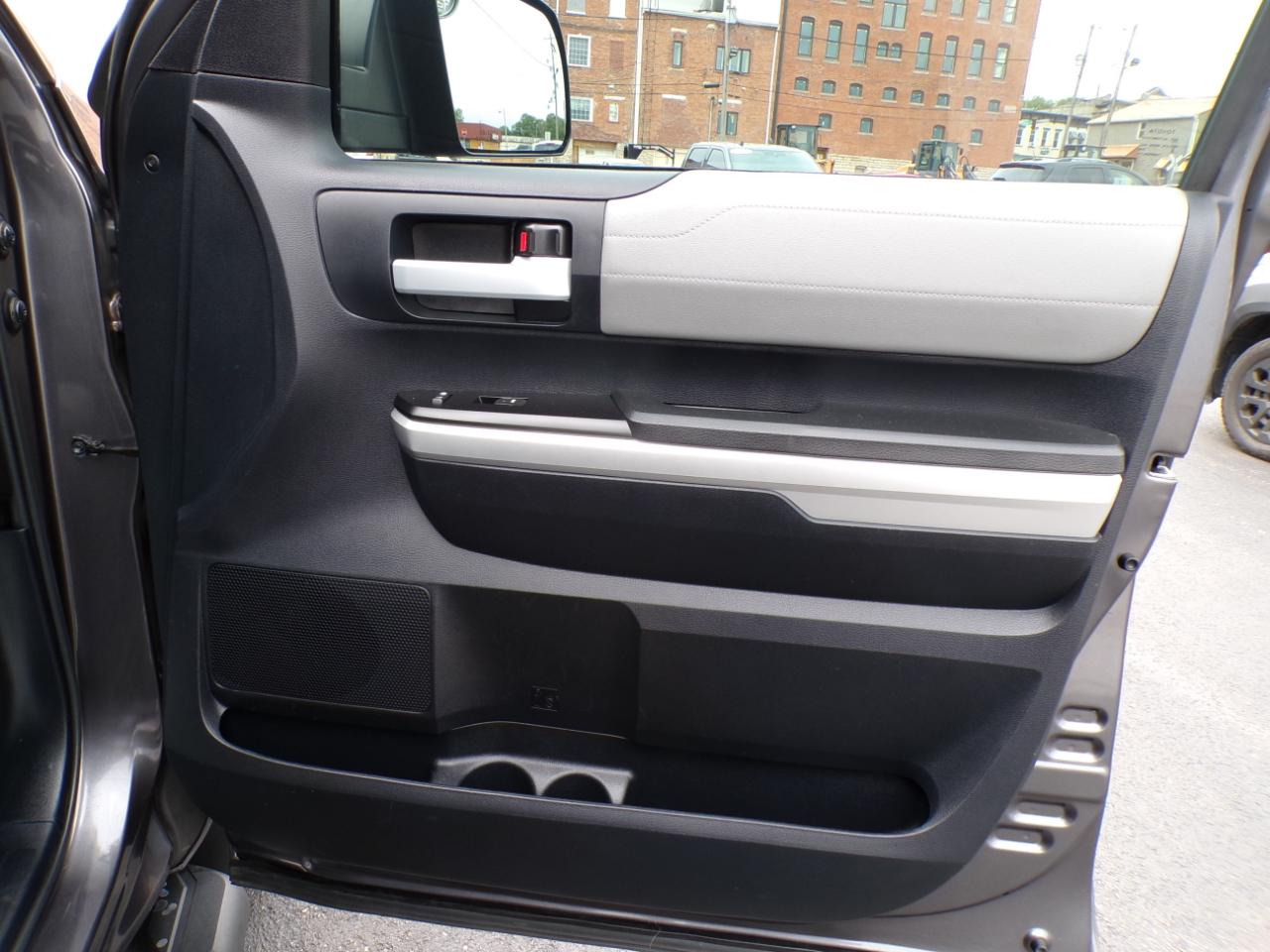 Toyota Tundra 4WD Truck Double Cab 5.7L FFV V8 6-Spd AT LTD (Natl) 2015