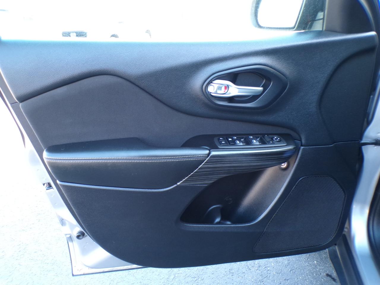 Jeep Cherokee 4WD 4dr Sport 2014