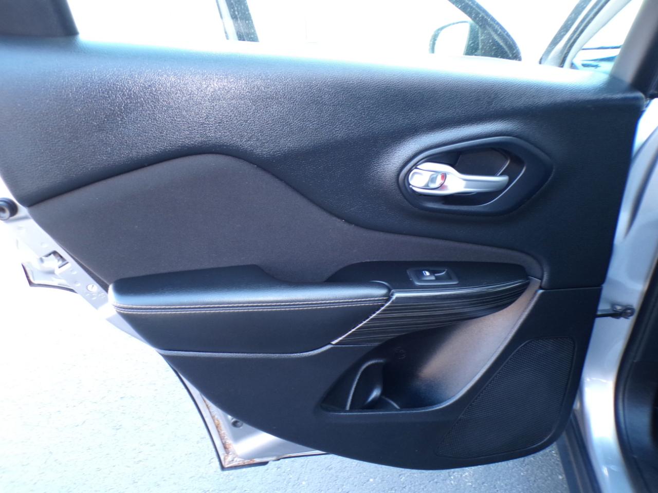 Jeep Cherokee 4WD 4dr Sport 2014