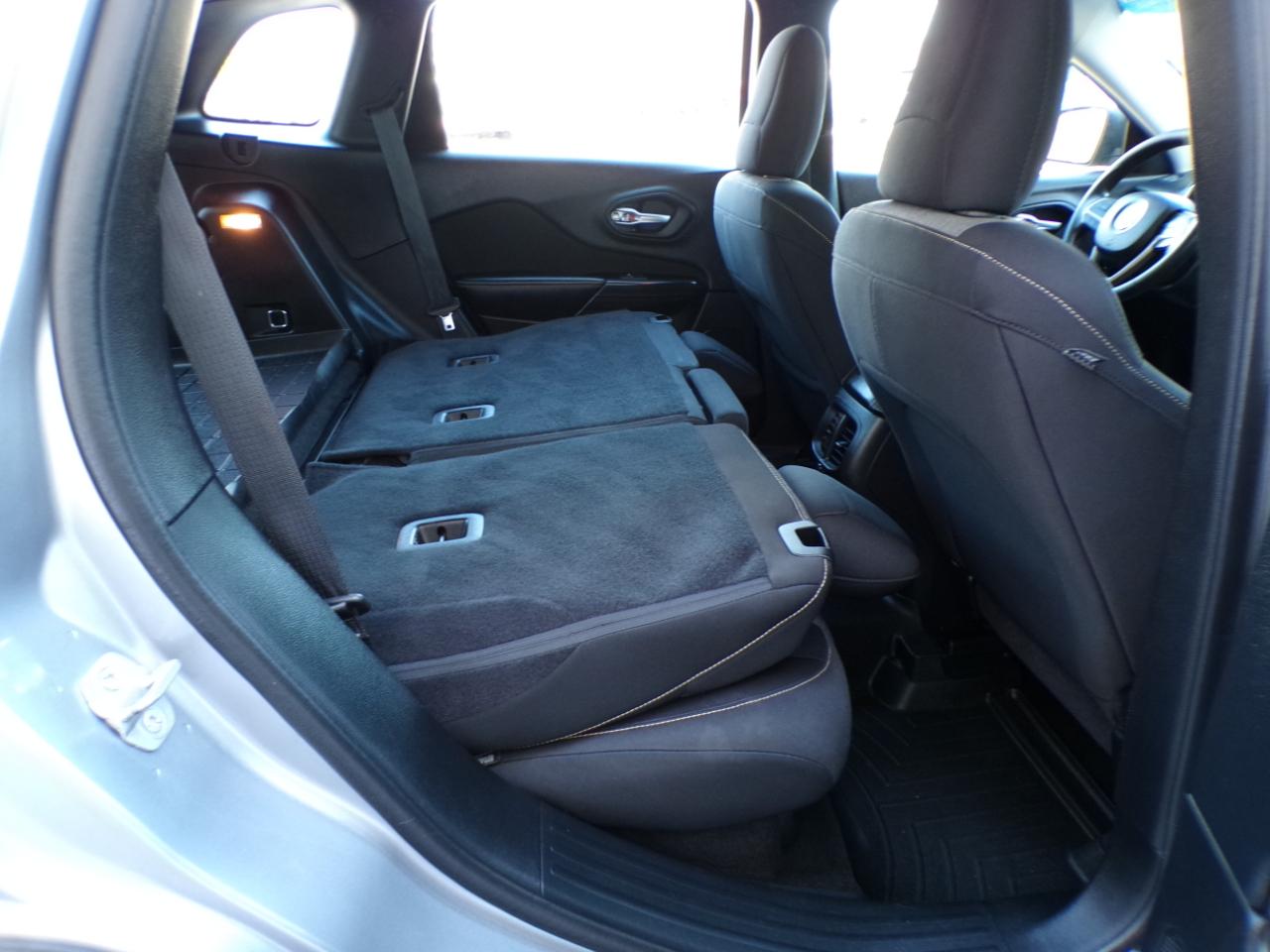 Jeep Cherokee 4WD 4dr Sport 2014