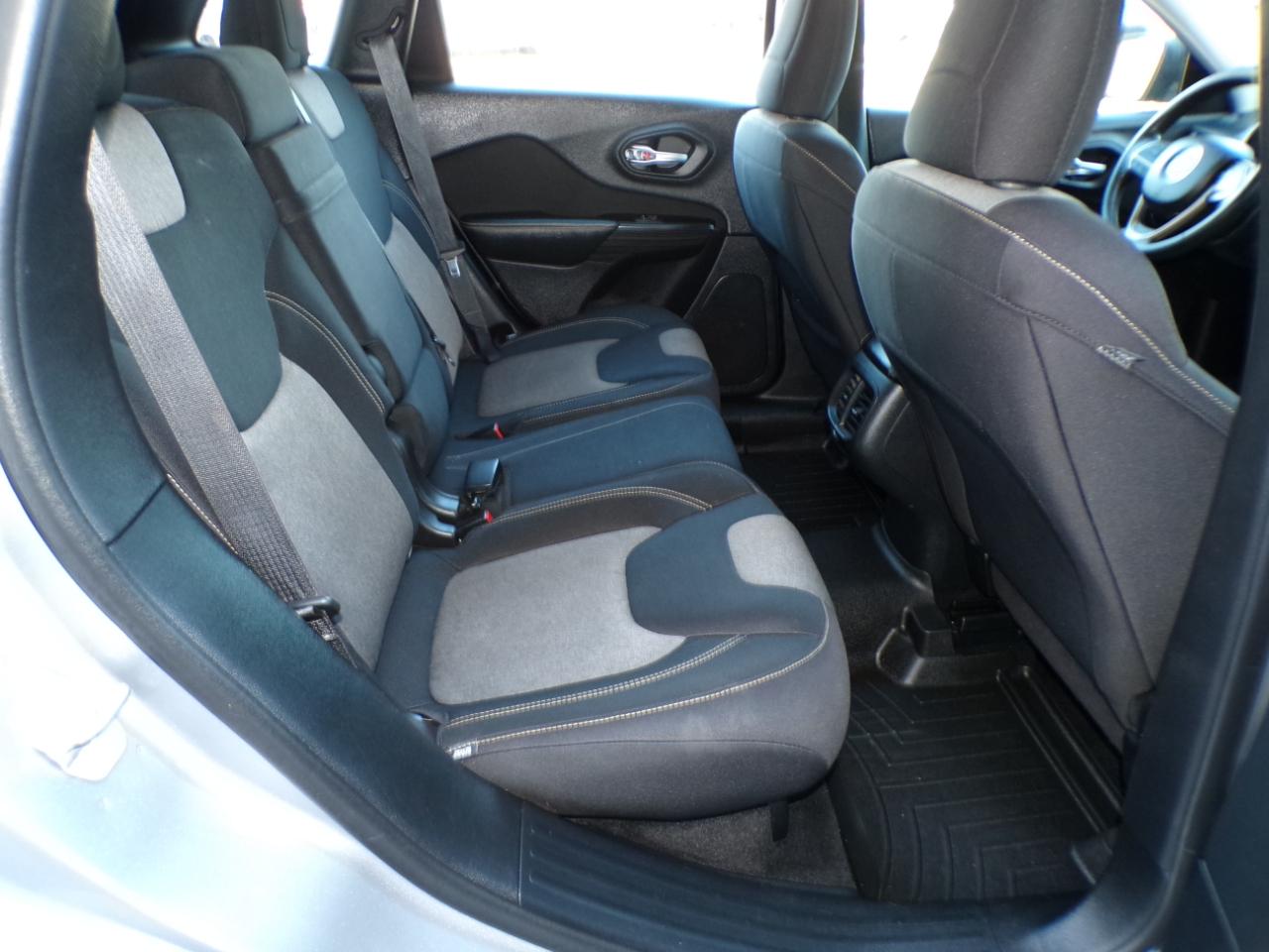 Jeep Cherokee 4WD 4dr Sport 2014