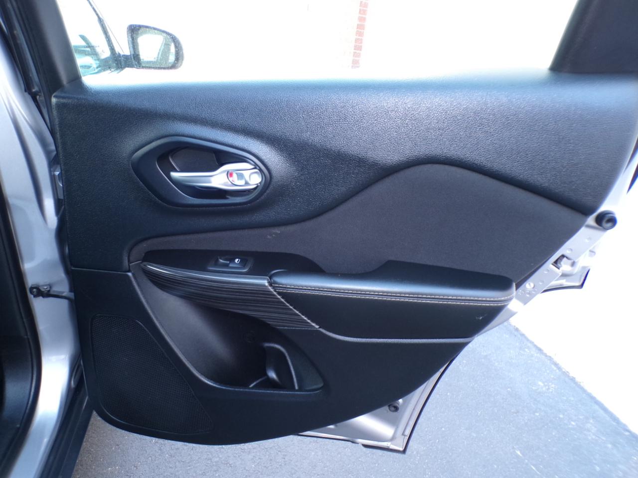 Jeep Cherokee 4WD 4dr Sport 2014