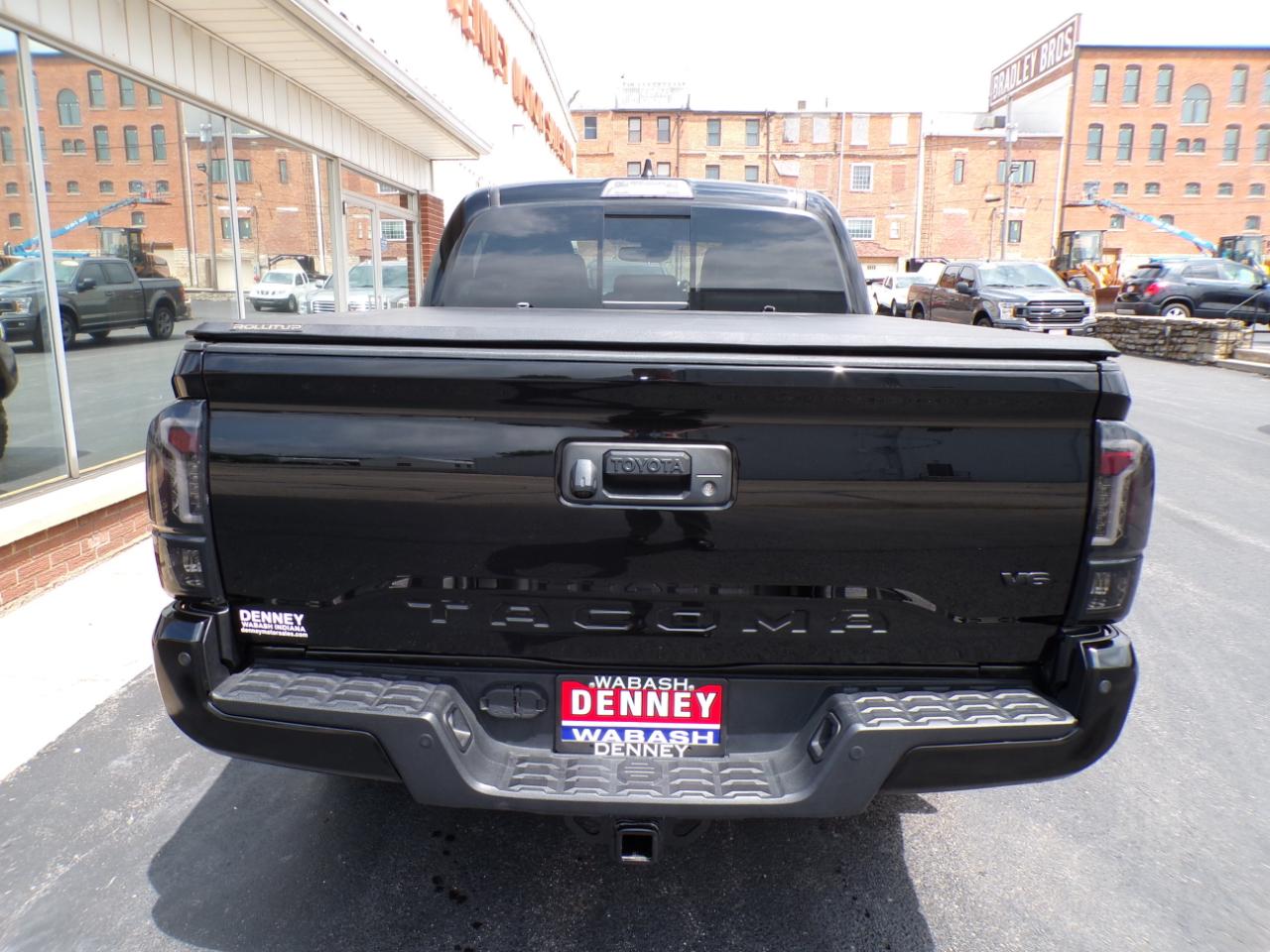 Toyota Tacoma 4WD TRD Off Road Double Cab 5' Bed V6 AT (Natl) 2023