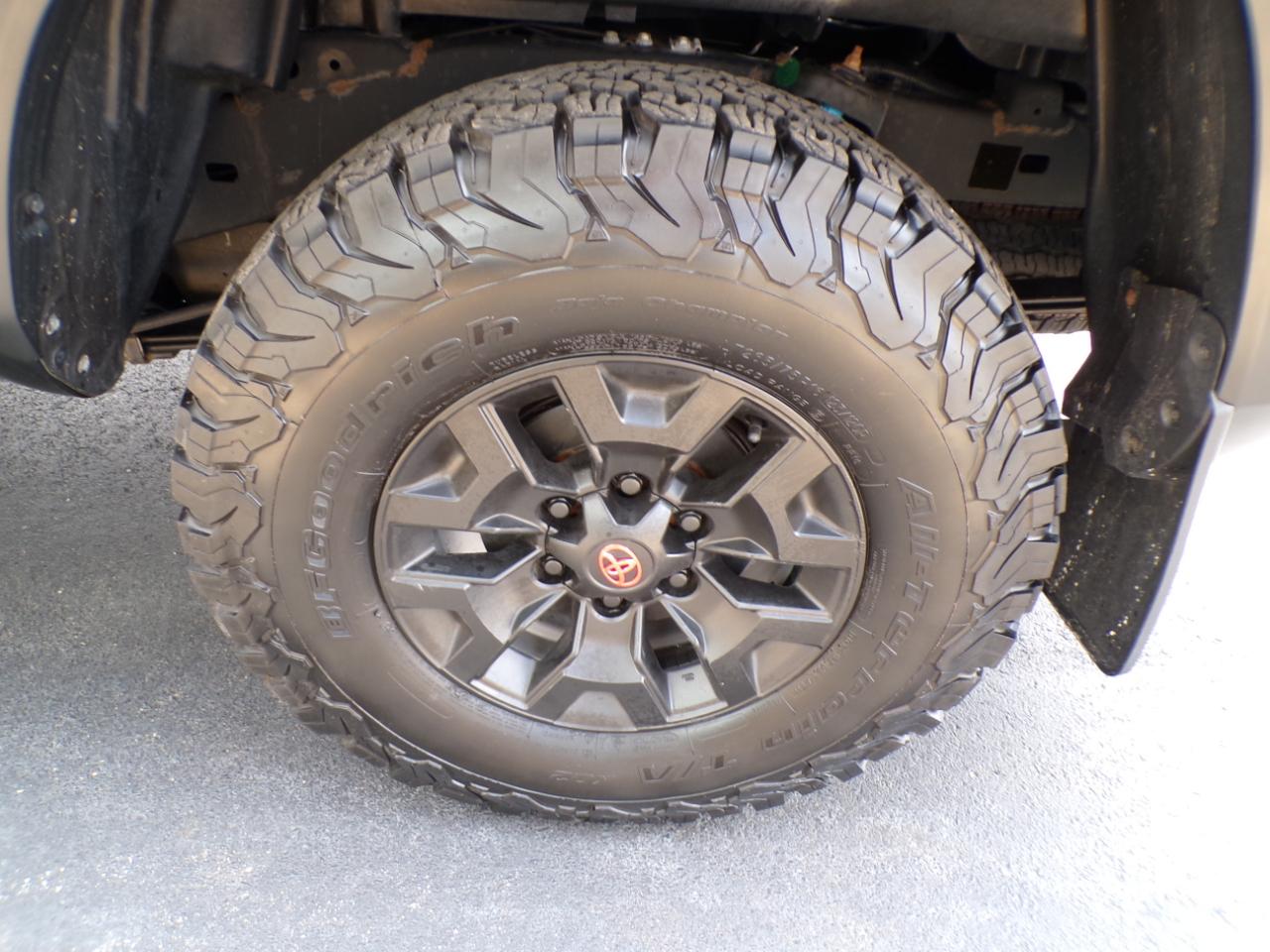 Toyota Tacoma 4WD TRD Off Road Double Cab 5' Bed V6 AT (Natl) 2023