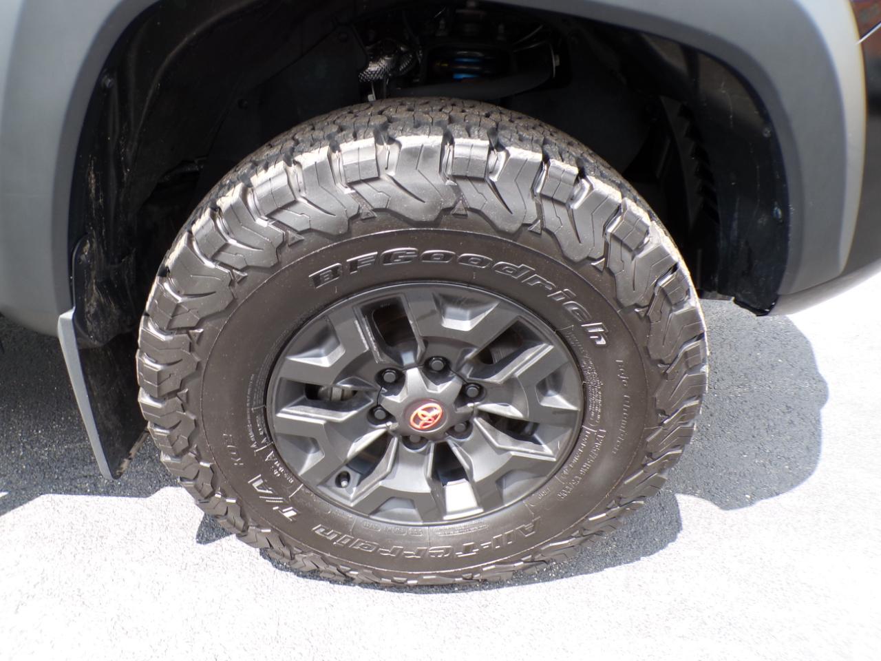 Toyota Tacoma 4WD TRD Off Road Double Cab 5' Bed V6 AT (Natl) 2023