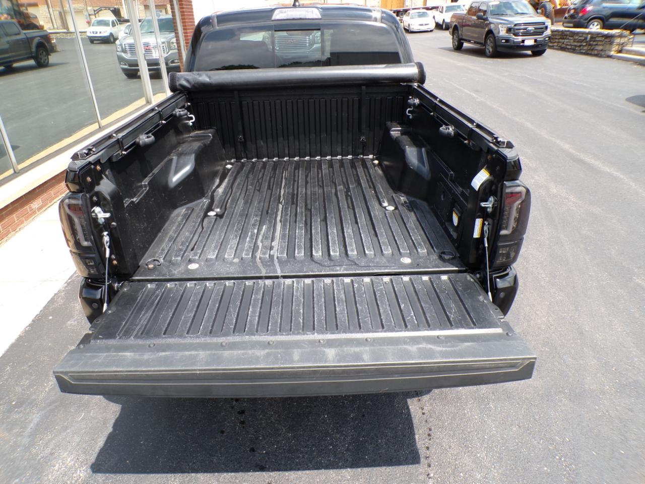 Toyota Tacoma 4WD TRD Off Road Double Cab 5' Bed V6 AT (Natl) 2023