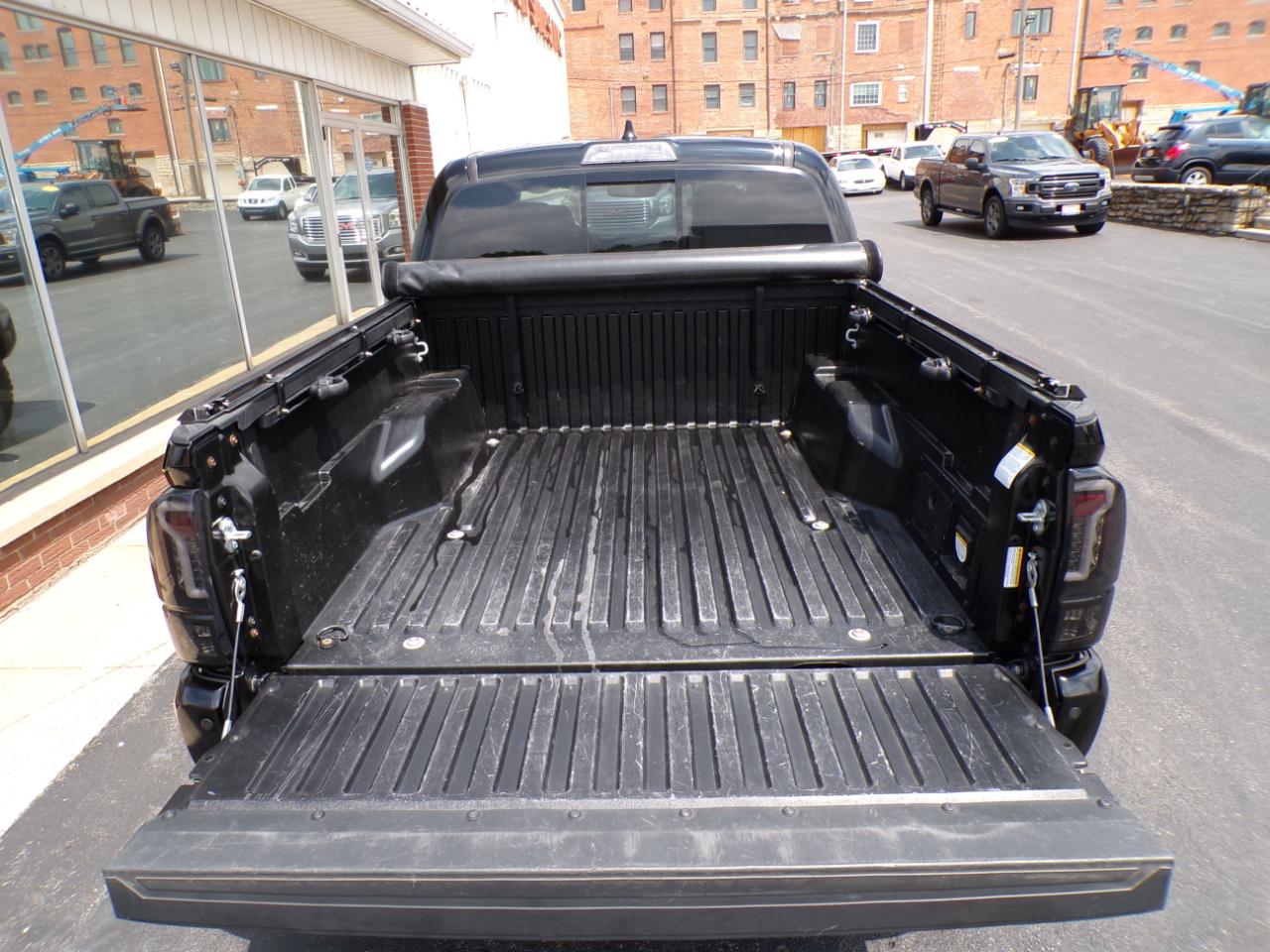 Toyota Tacoma 4WD TRD Off Road Double Cab 5' Bed V6 AT (Natl) 2023