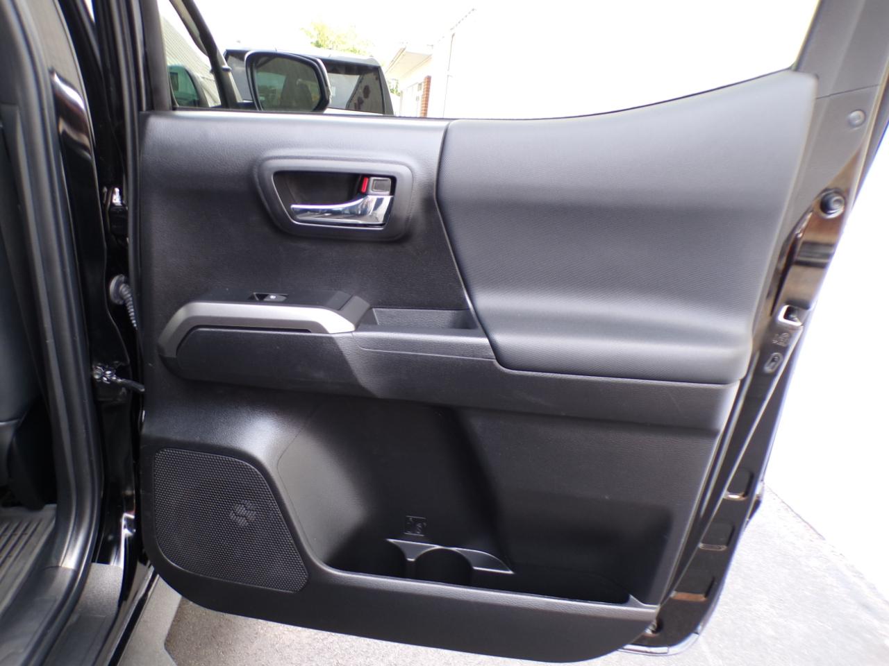Toyota Tacoma 4WD TRD Off Road Double Cab 5' Bed V6 AT (Natl) 2023