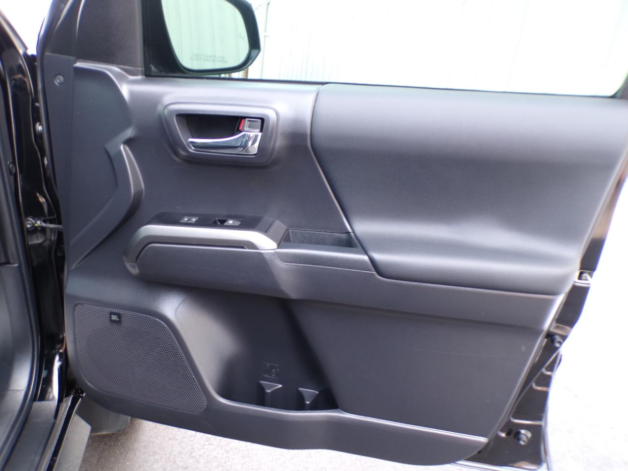 Toyota Tacoma 4WD TRD Off Road Double Cab 5' Bed V6 AT (Natl) 2023