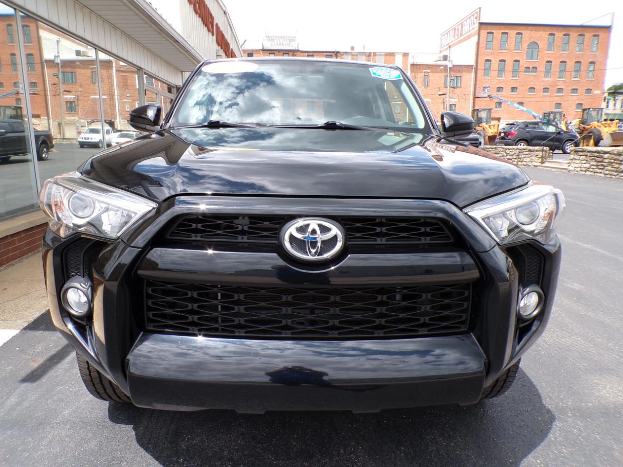 Toyota 4Runner SR5 4WD (Natl) 2019