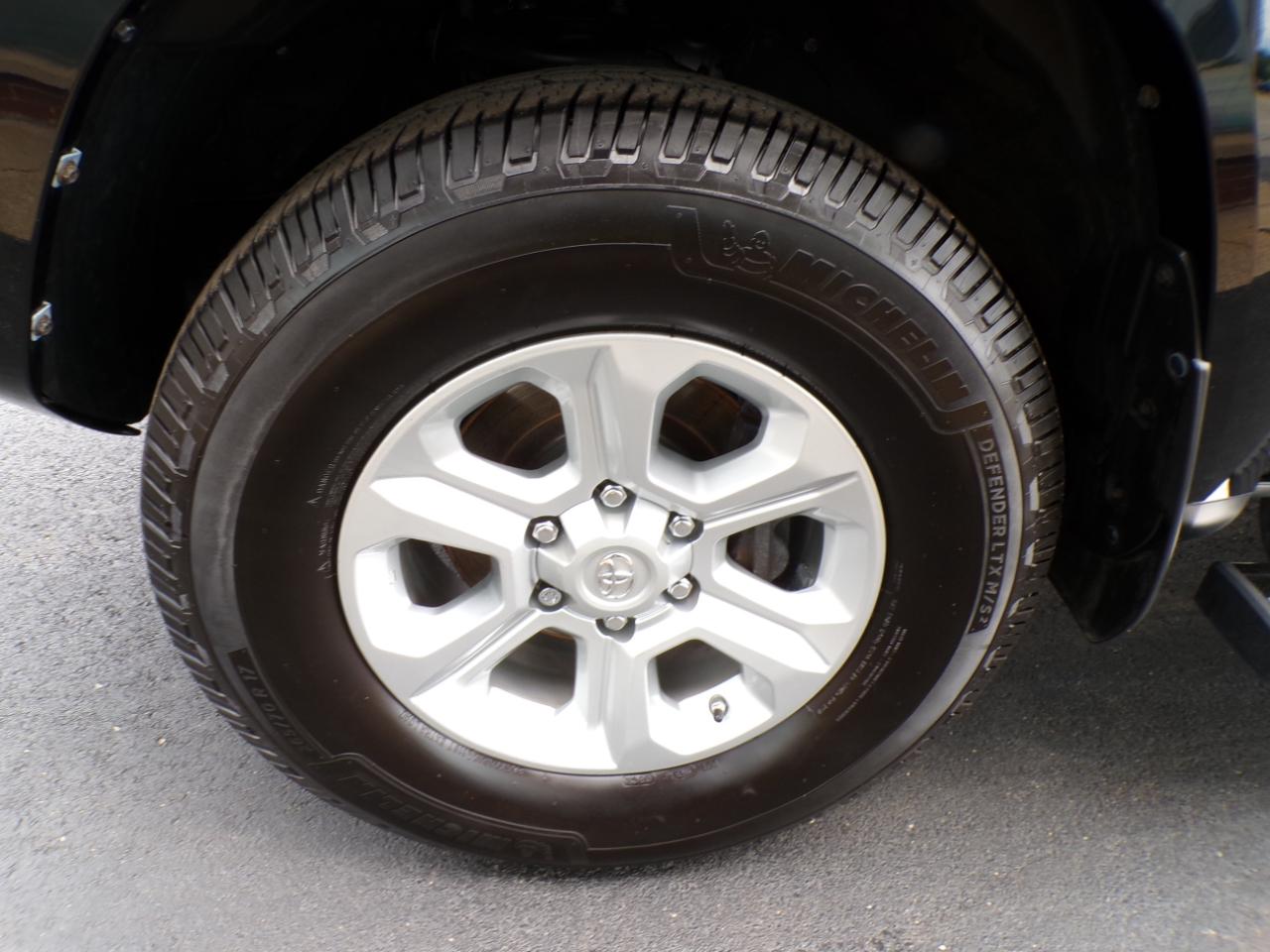 Toyota 4Runner SR5 4WD (Natl) 2019