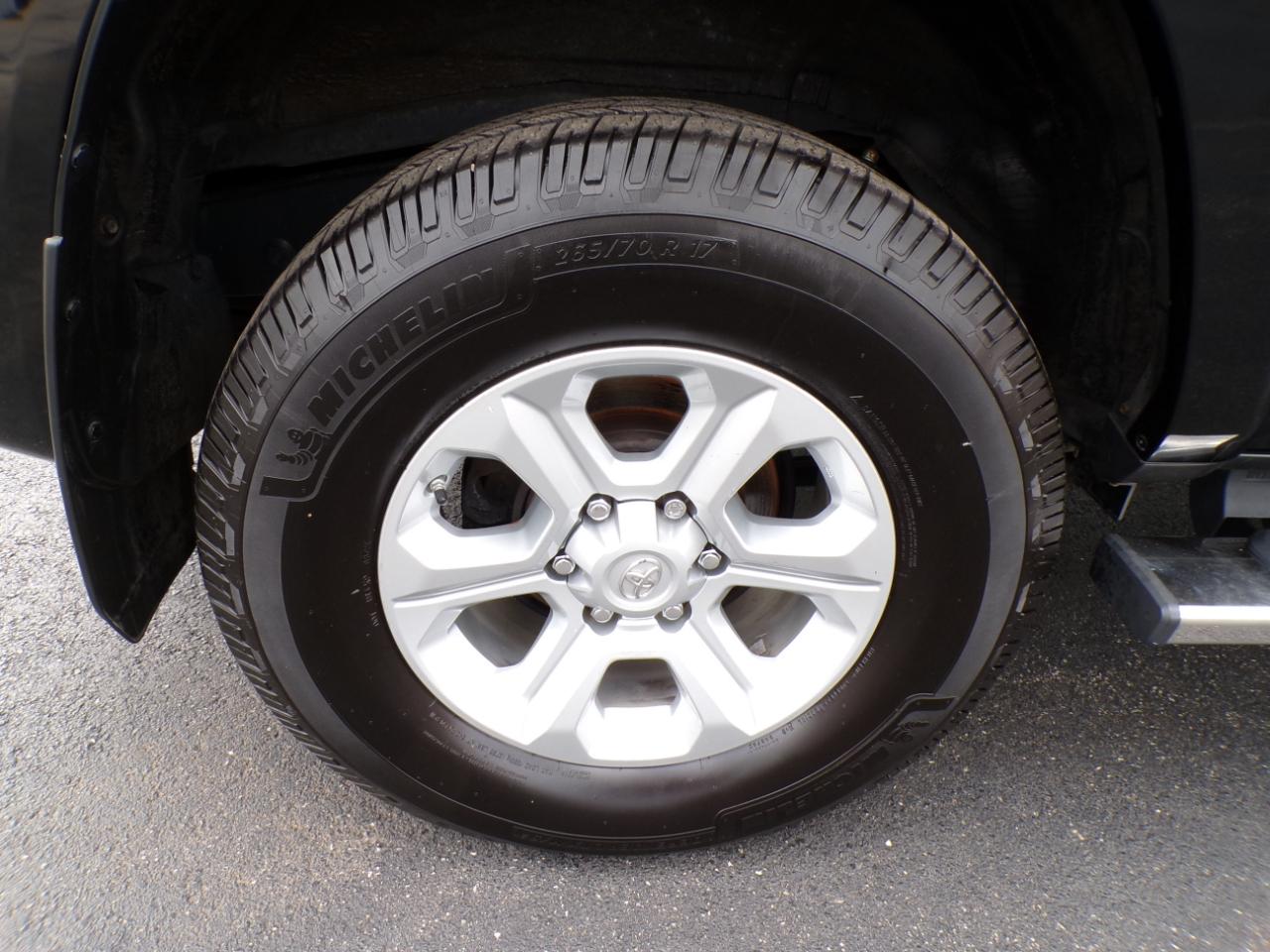 Toyota 4Runner SR5 4WD (Natl) 2019