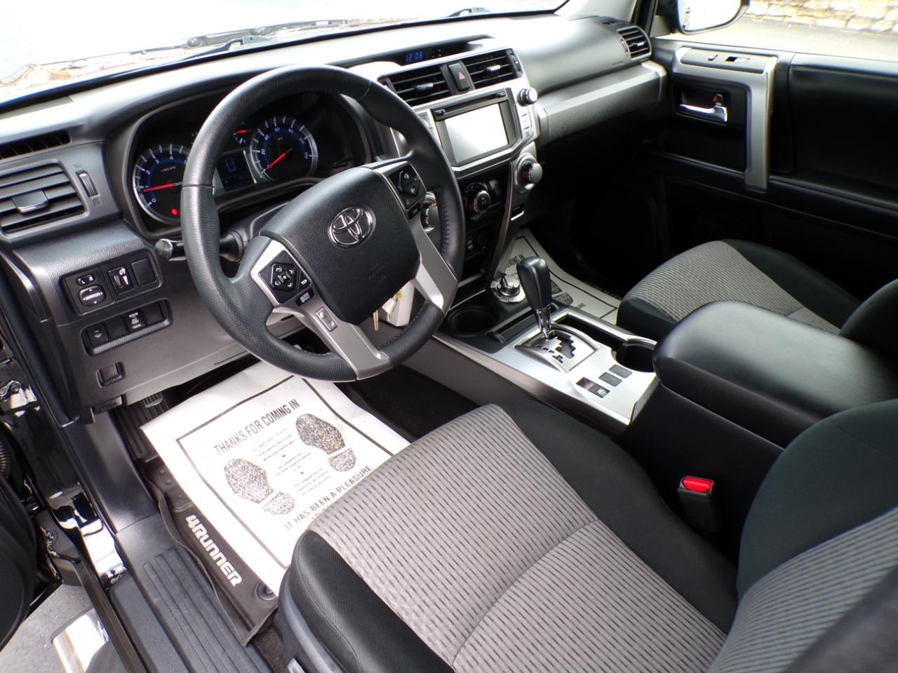 Toyota 4Runner SR5 4WD (Natl) 2019
