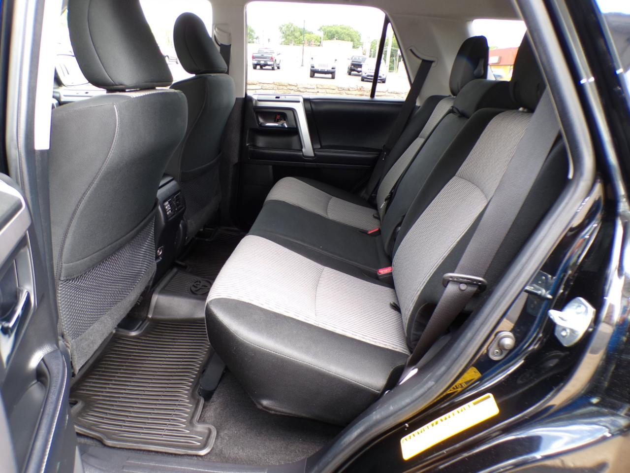 Toyota 4Runner SR5 4WD (Natl) 2019