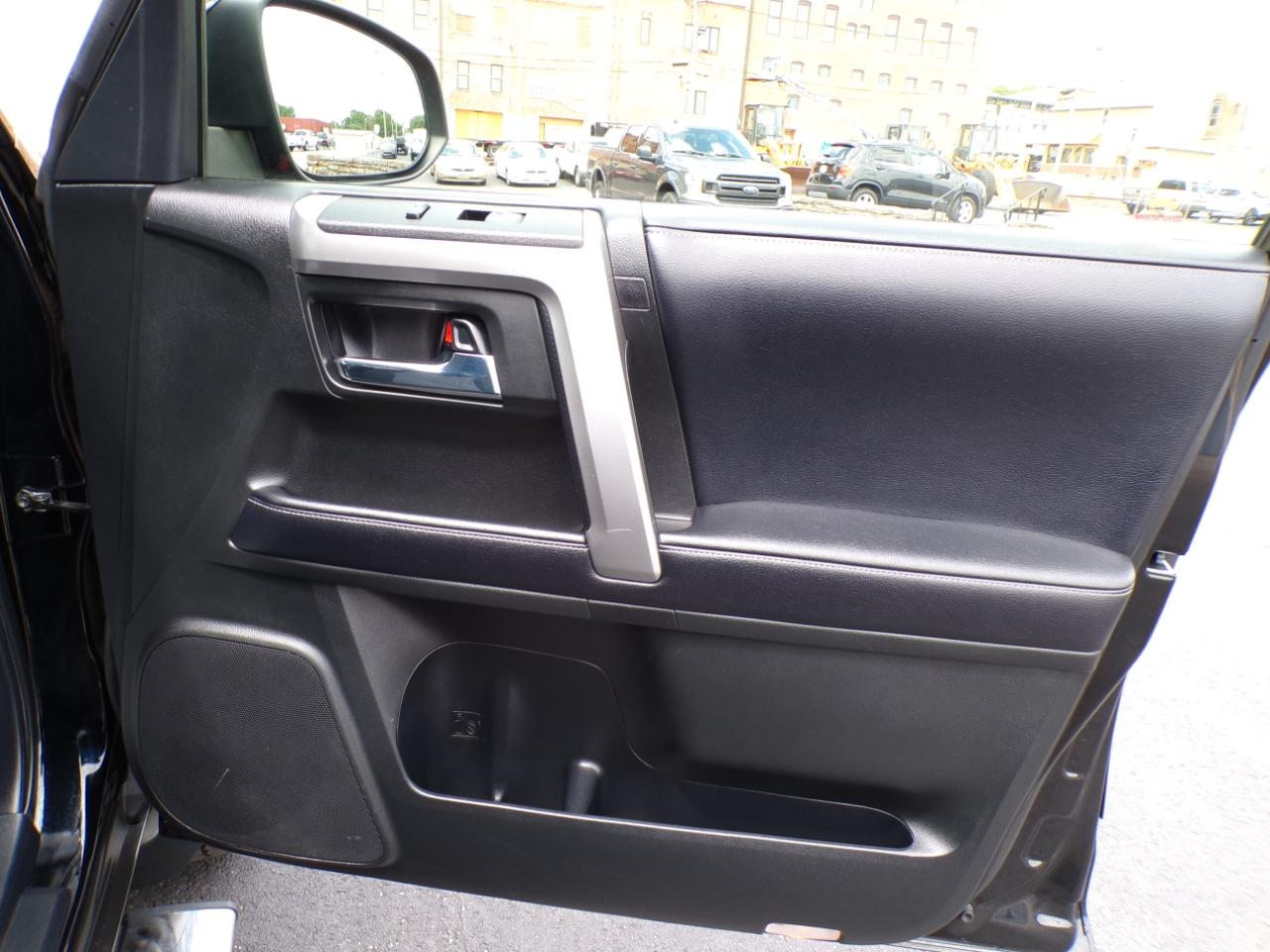 Toyota 4Runner SR5 4WD (Natl) 2019