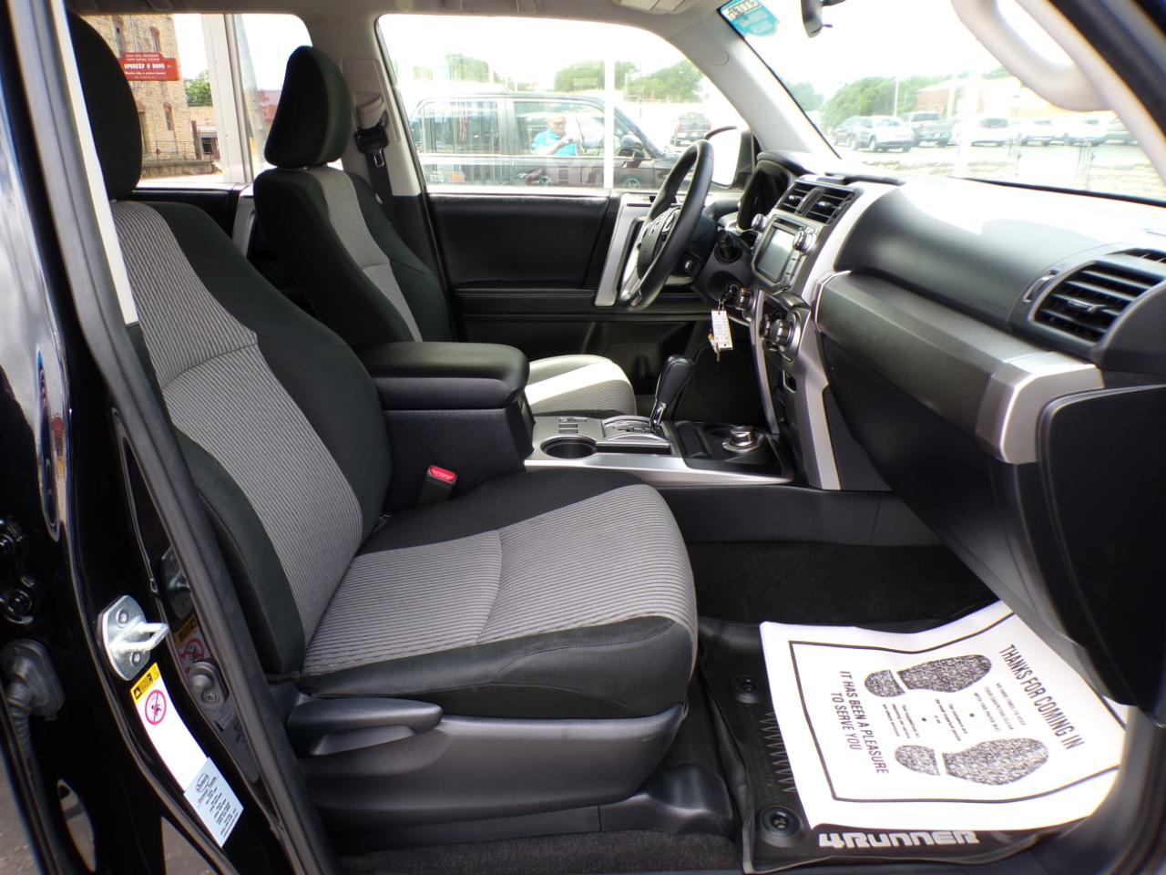 Toyota 4Runner SR5 4WD (Natl) 2019