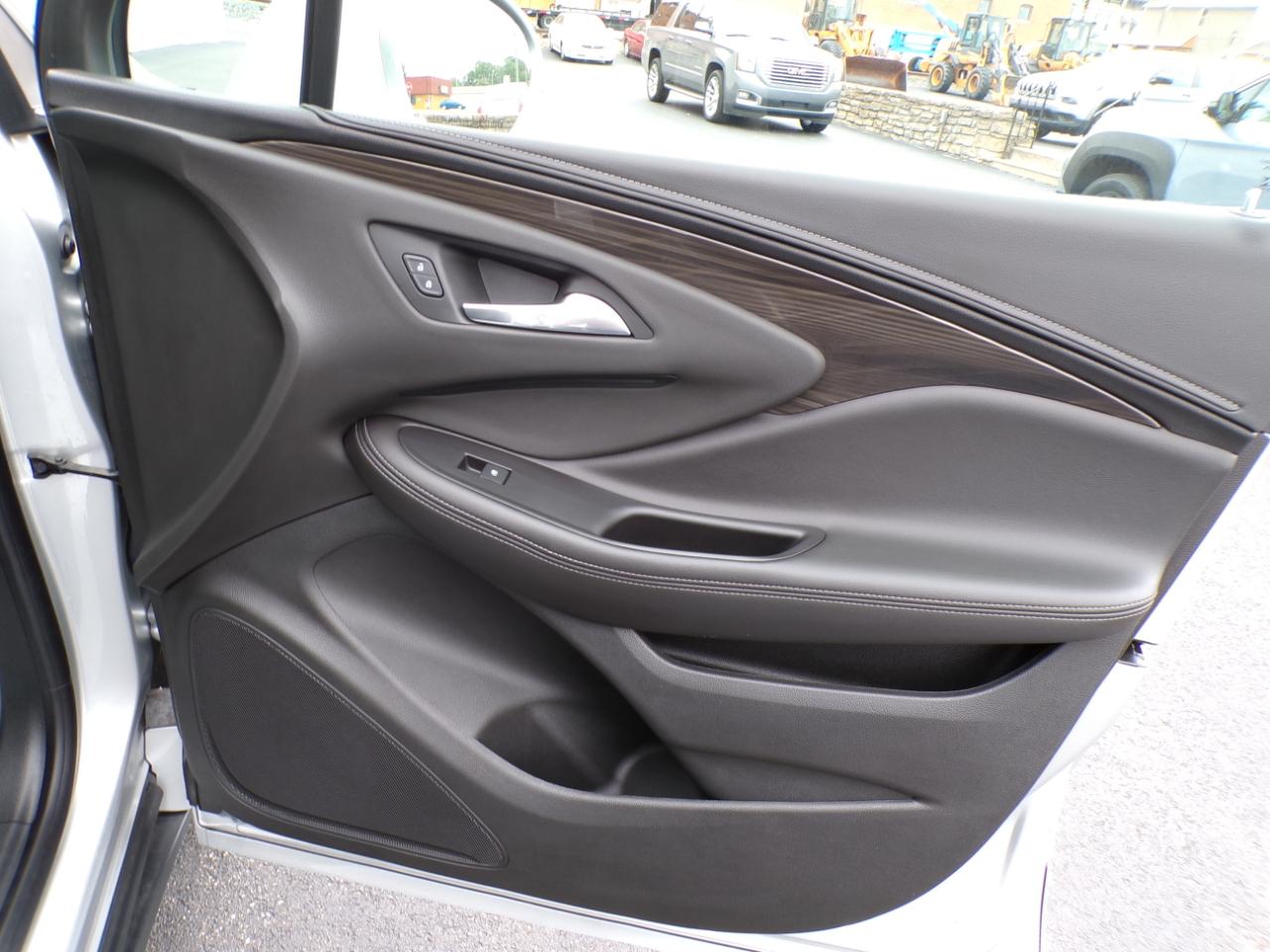 Buick Envision AWD 4dr Essence 2019