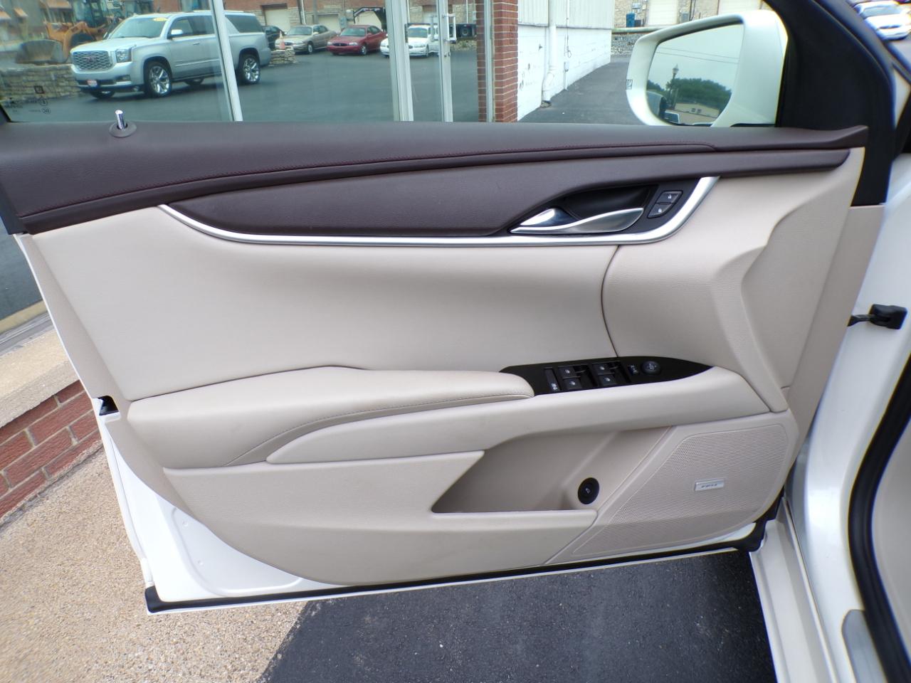Cadillac XTS 4dr Sdn FWD 2014