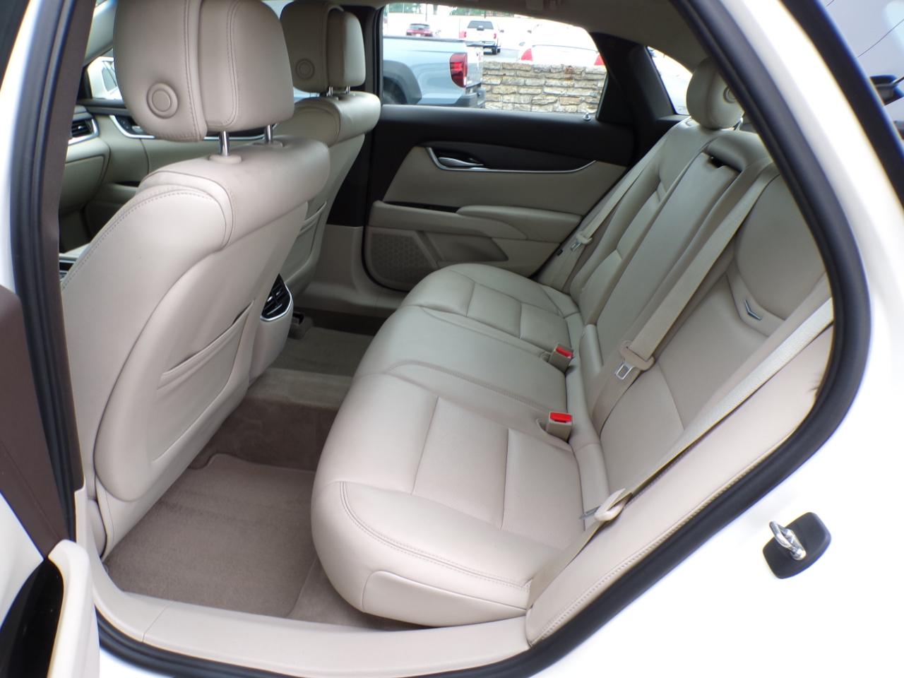 Cadillac XTS 4dr Sdn FWD 2014