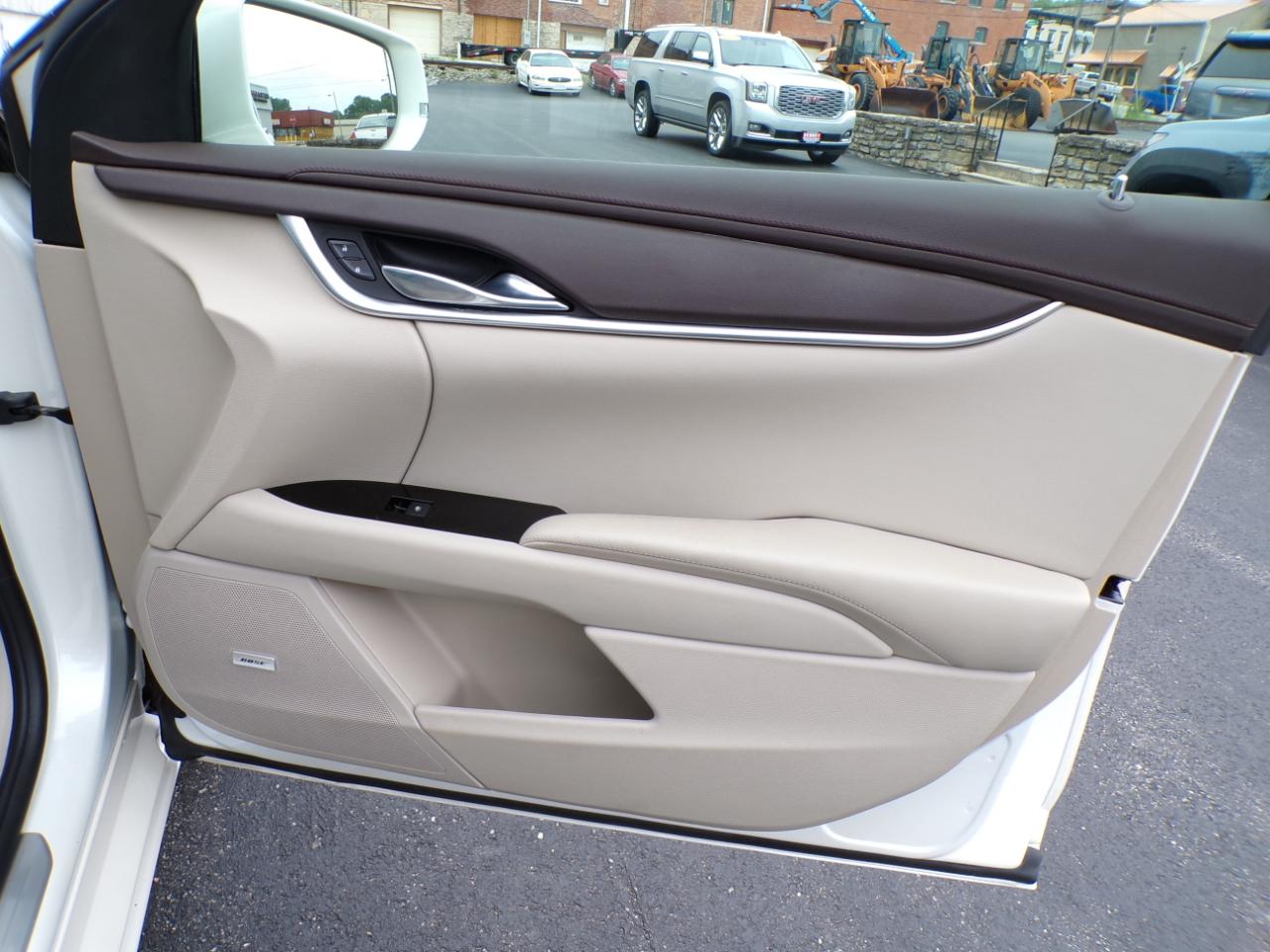 Cadillac XTS 4dr Sdn FWD 2014