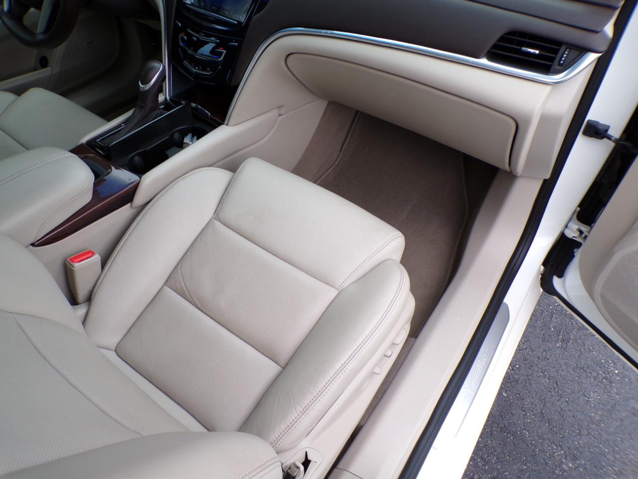 Cadillac XTS 4dr Sdn FWD 2014