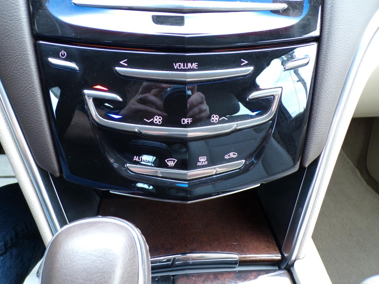 Cadillac XTS 4dr Sdn FWD 2014