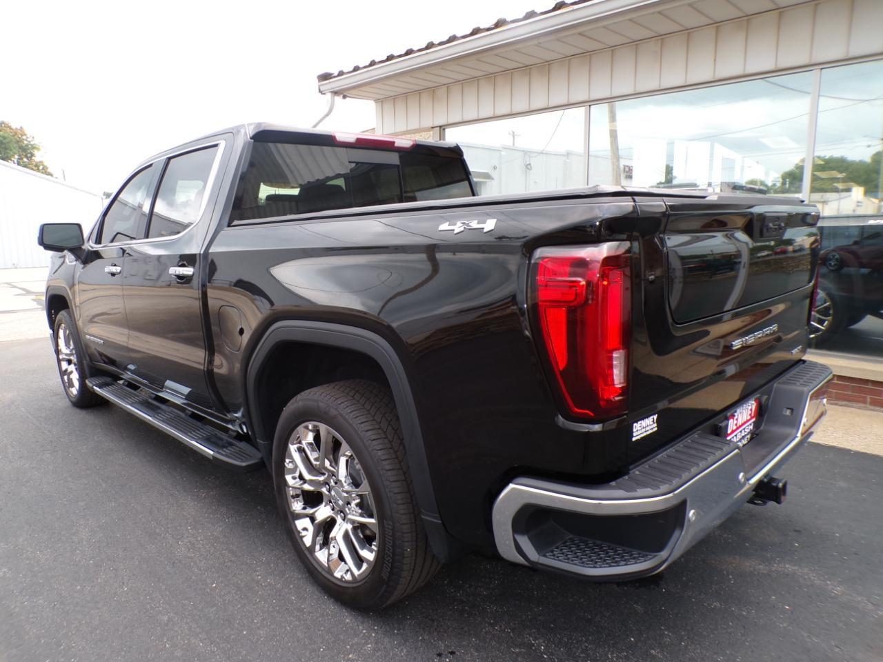 GMC Sierra 1500 4WD Crew Cab 147" SLT 2026