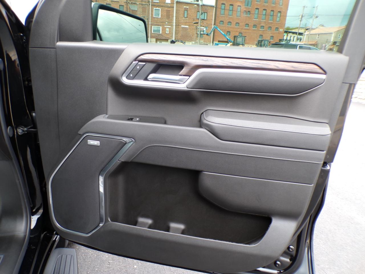 GMC Sierra 1500 4WD Crew Cab 147" SLT 2026