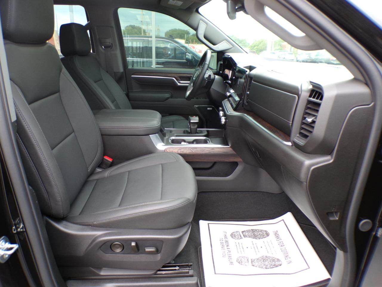 GMC Sierra 1500 4WD Crew Cab 147" SLT 2026