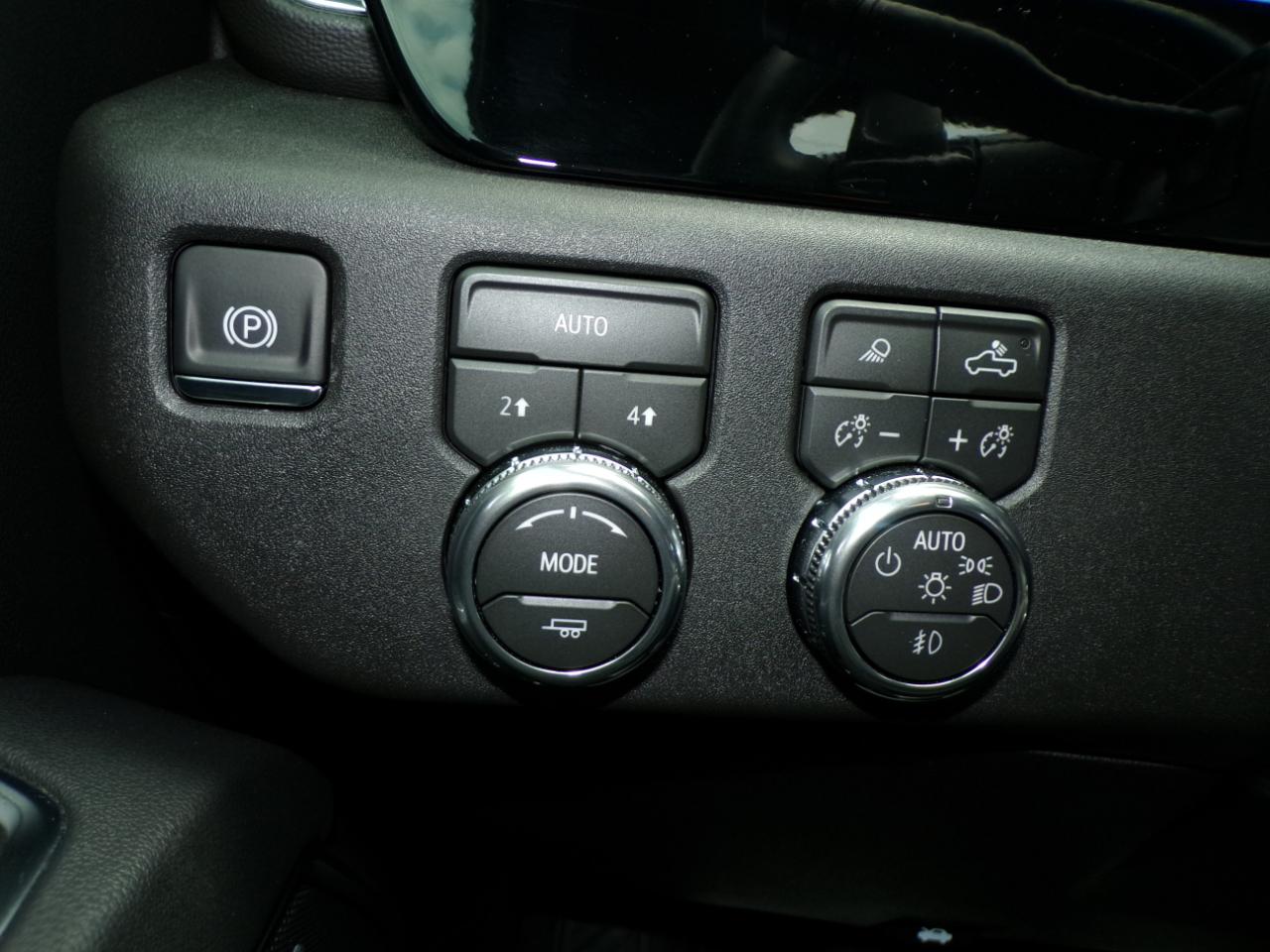 GMC Sierra 1500 4WD Crew Cab 147" SLT 2026