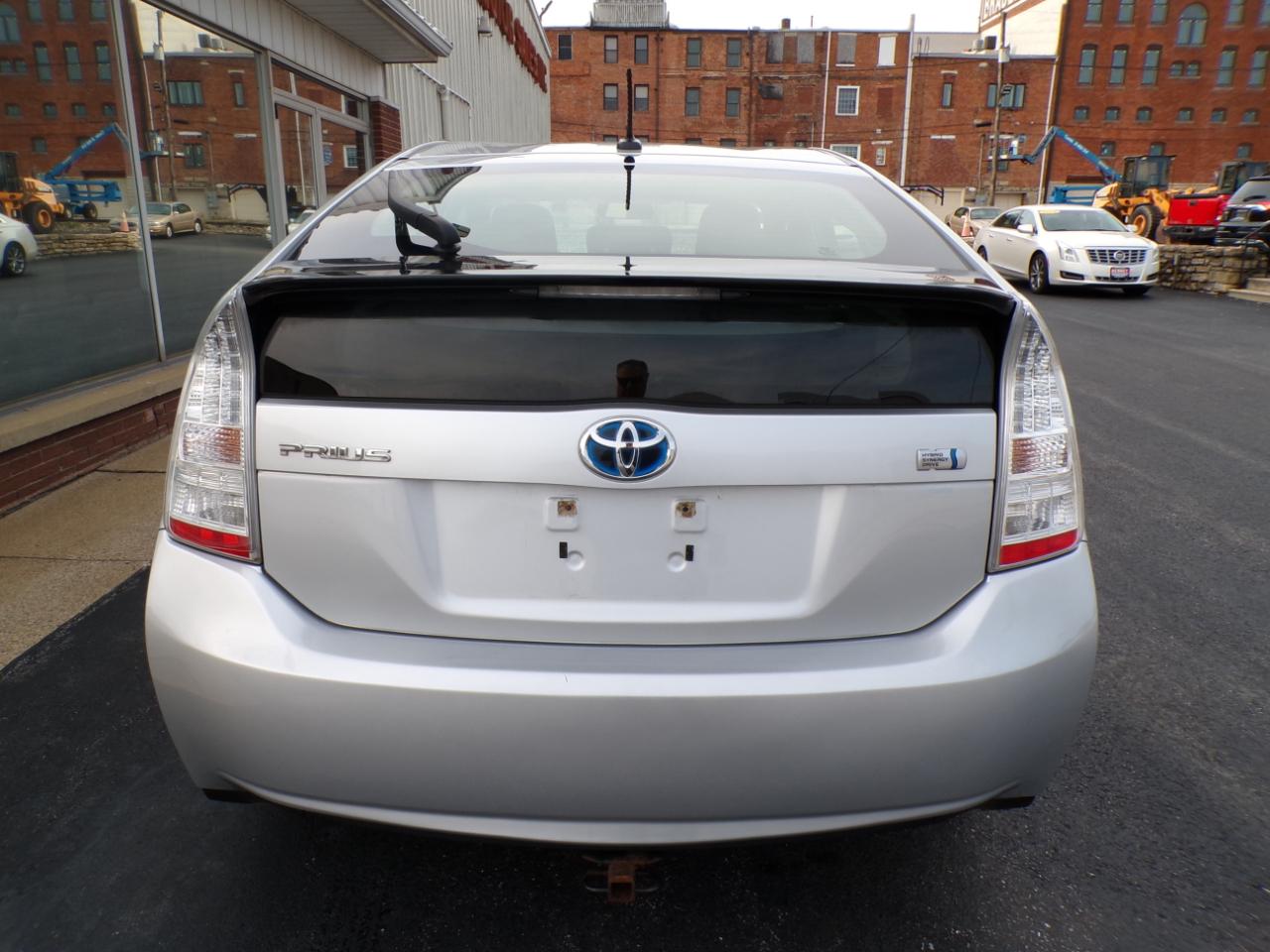 Toyota Prius 5dr HB I (Natl) 2011
