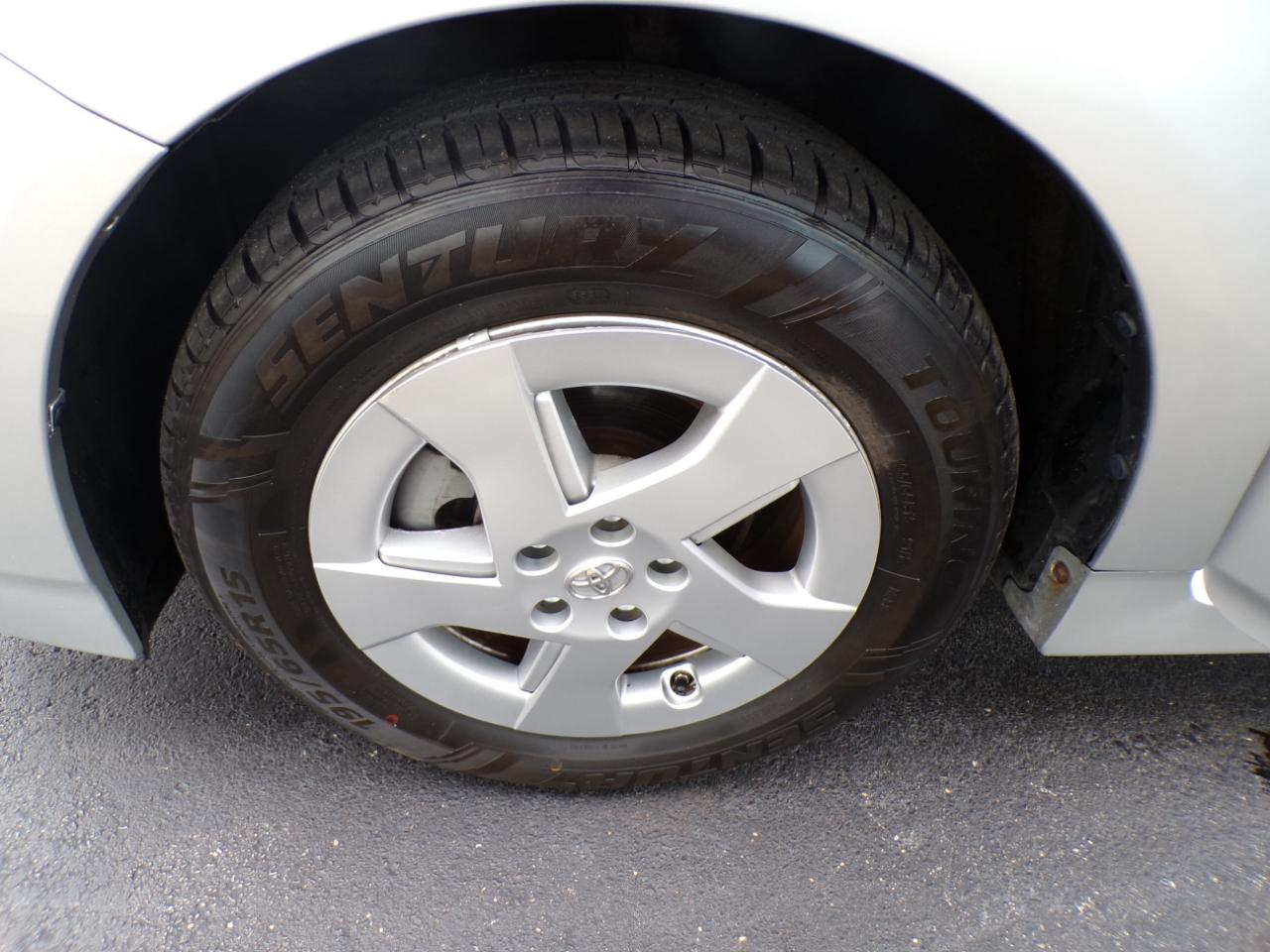 Toyota Prius 5dr HB I (Natl) 2011
