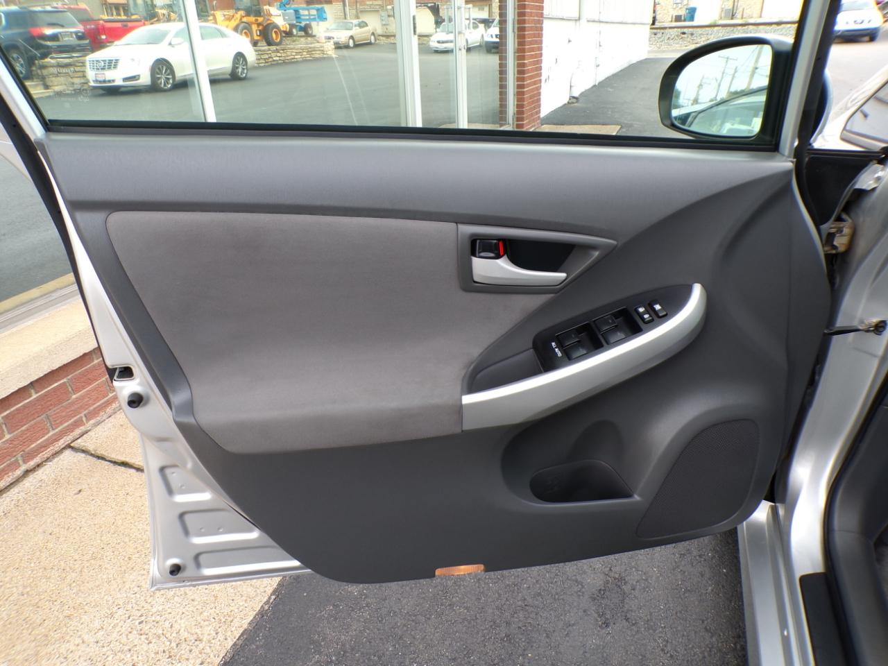 Toyota Prius 5dr HB I (Natl) 2011