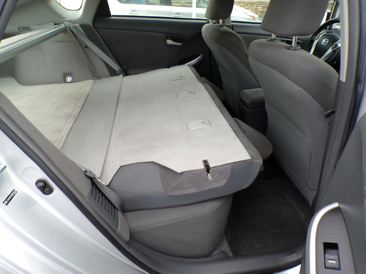 Toyota Prius 5dr HB I (Natl) 2011